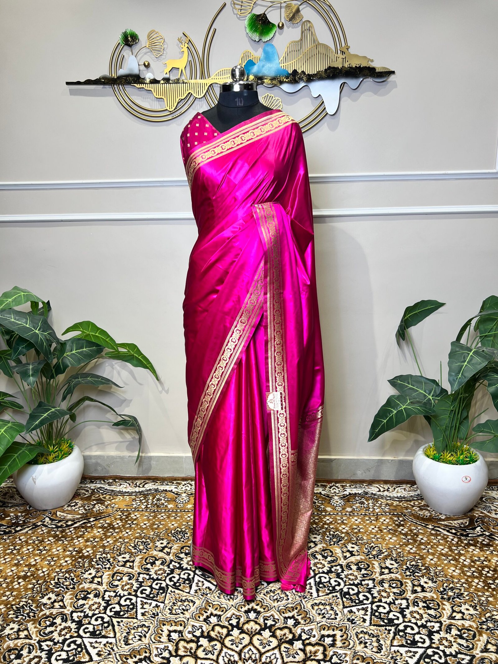Rani Pink Banarasi Silk Saree with Golden Zari Border & Rich Designer Pallu - Image 7