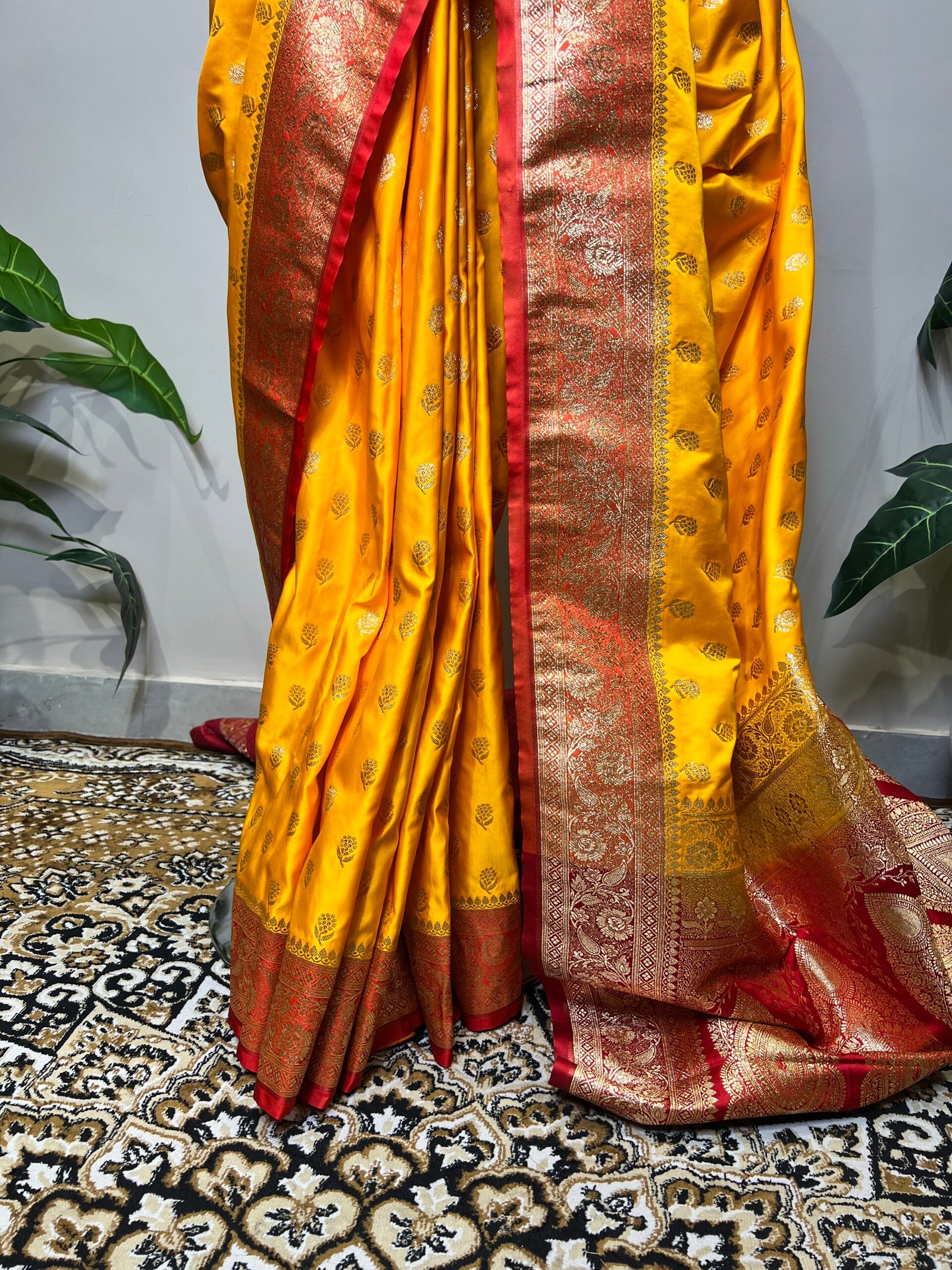 Mustard Yellow Banarasi Silk Saree with Gold Zari Buti & Rich Red Border - Image 4