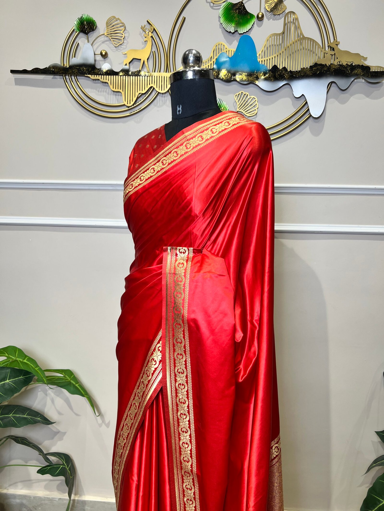 Royal Red Banarasi Silk Saree with Golden Zari Border & Designer Pallu - Image 6