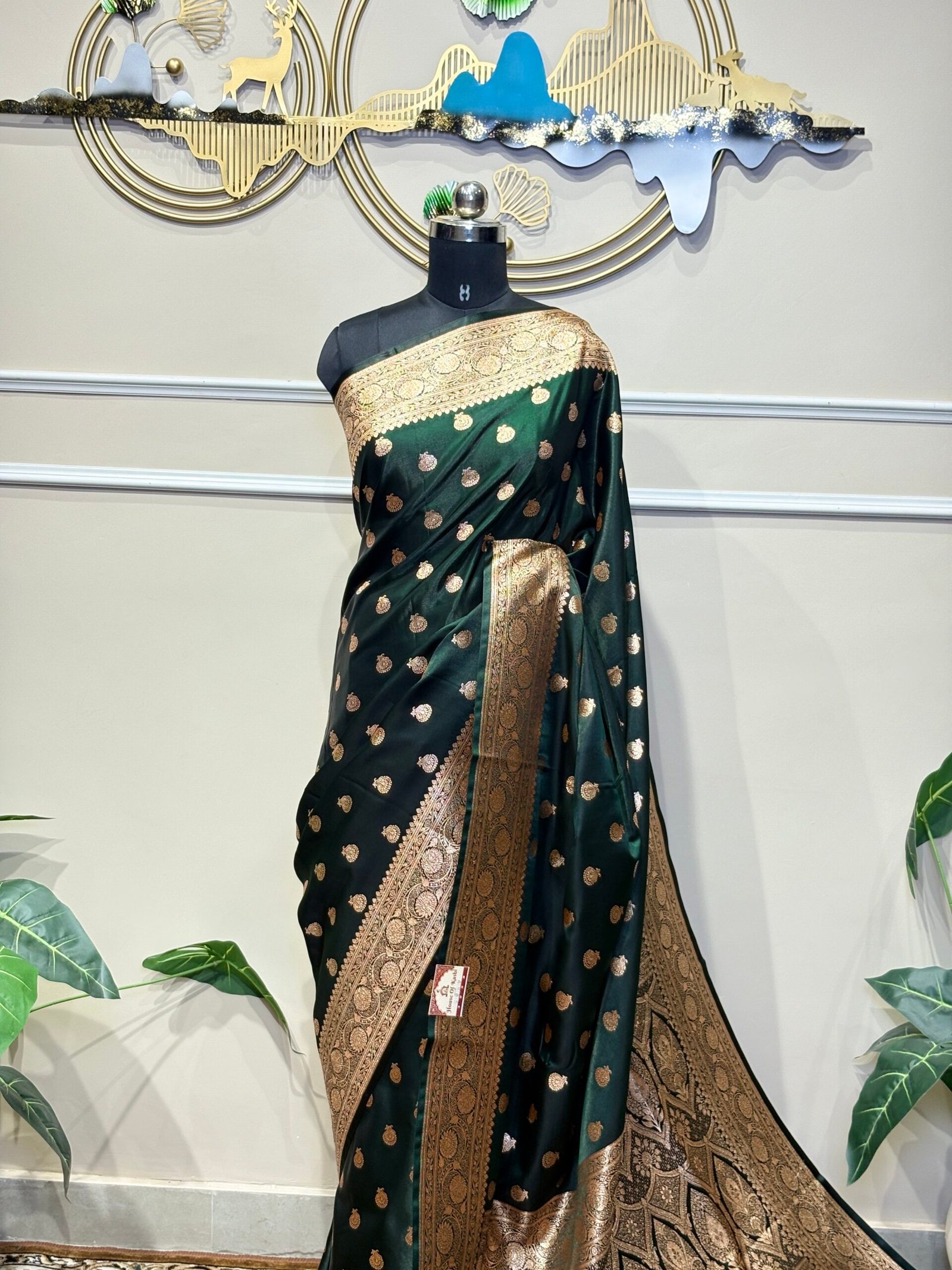 Emerald Green Banarasi Zari Saree - Image 3