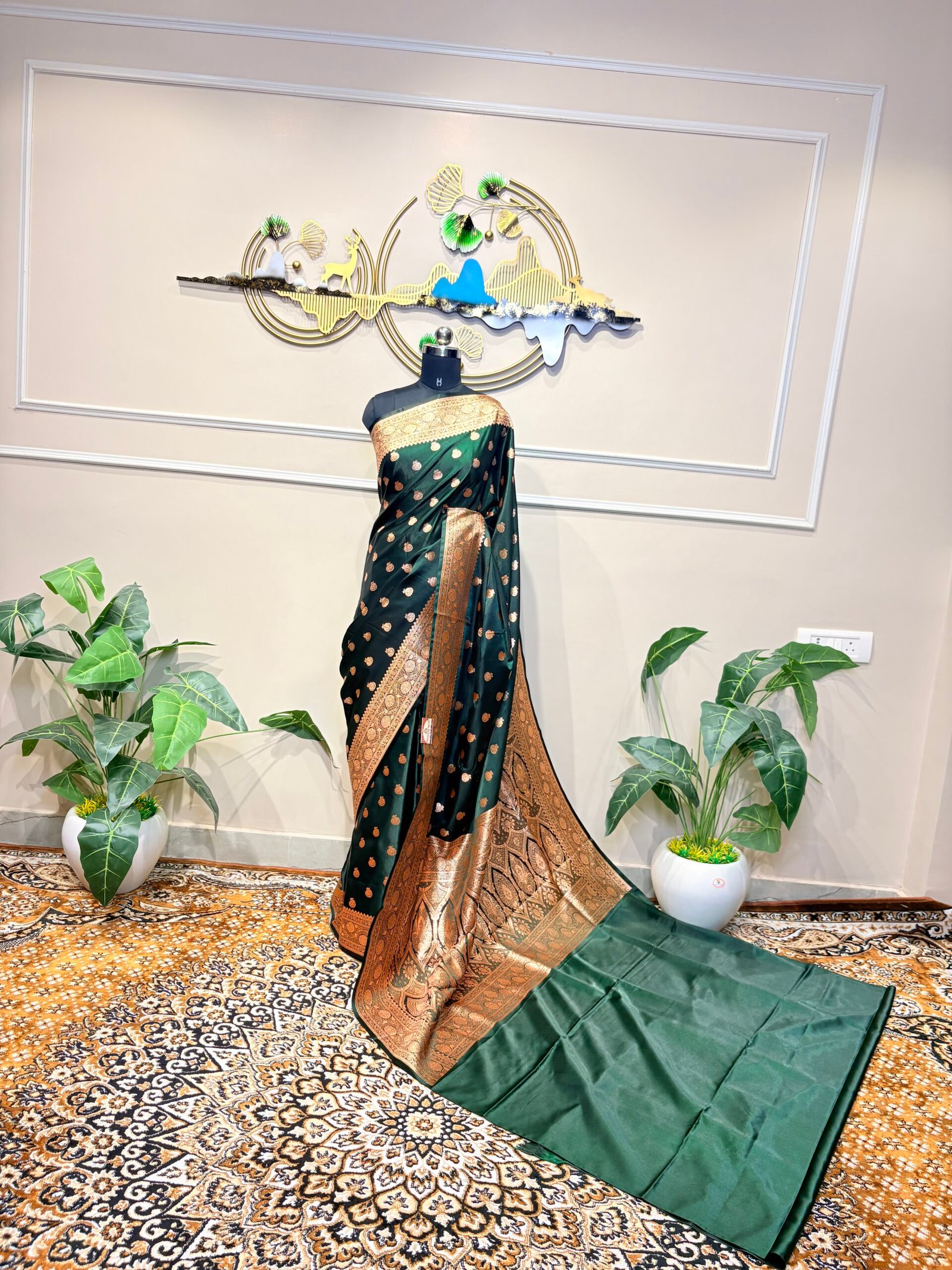 Emerald Green Banarasi Zari Saree - Image 7