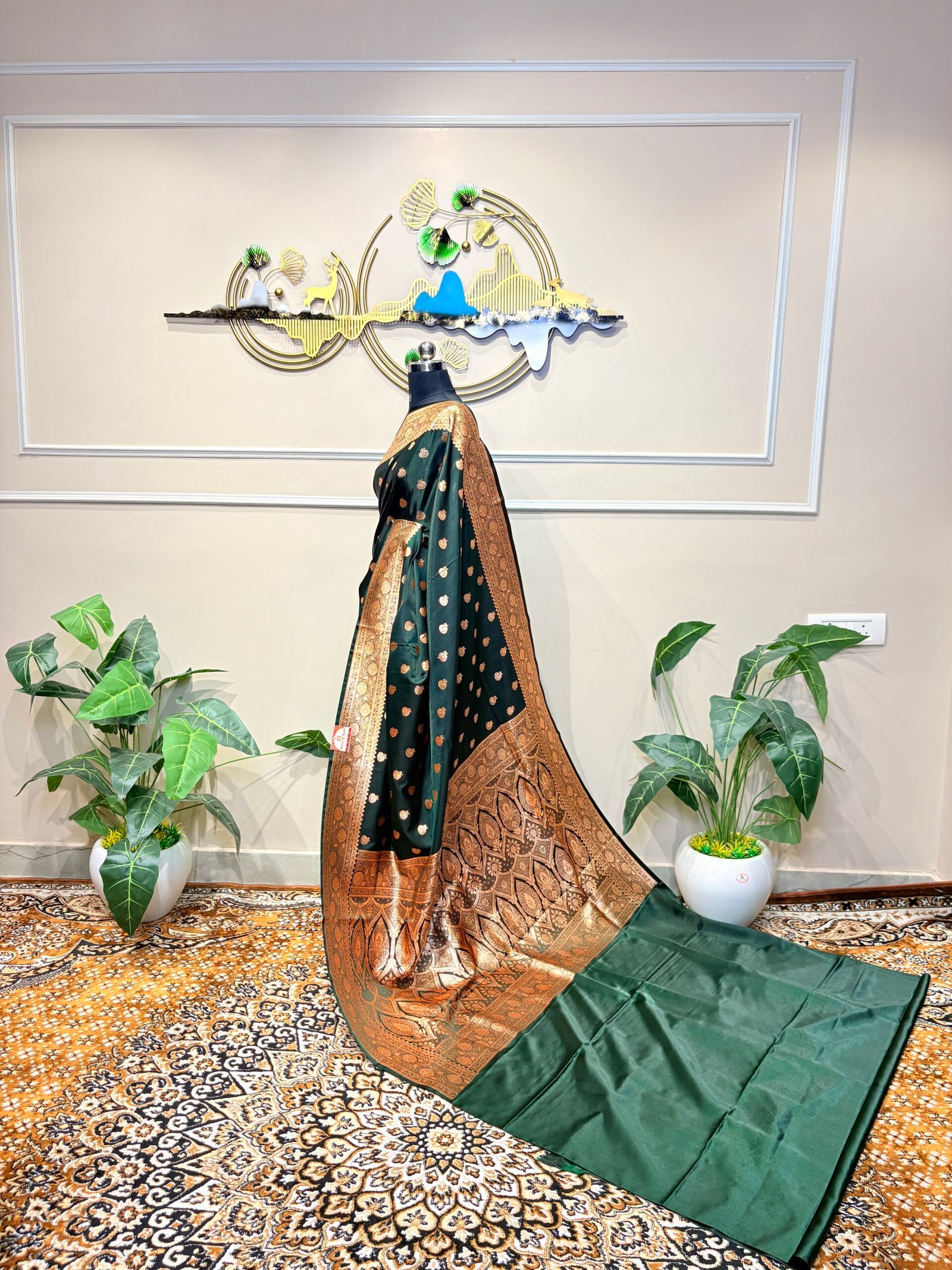 Emerald Green Banarasi Zari Saree - Image 4