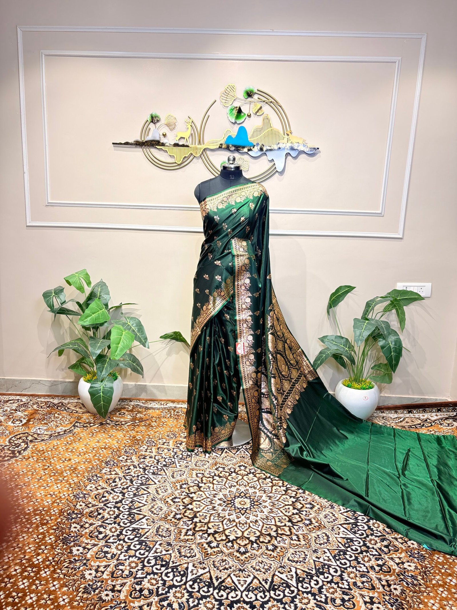 Emerald Green Gold Zari Banarasi Saree - Image 2