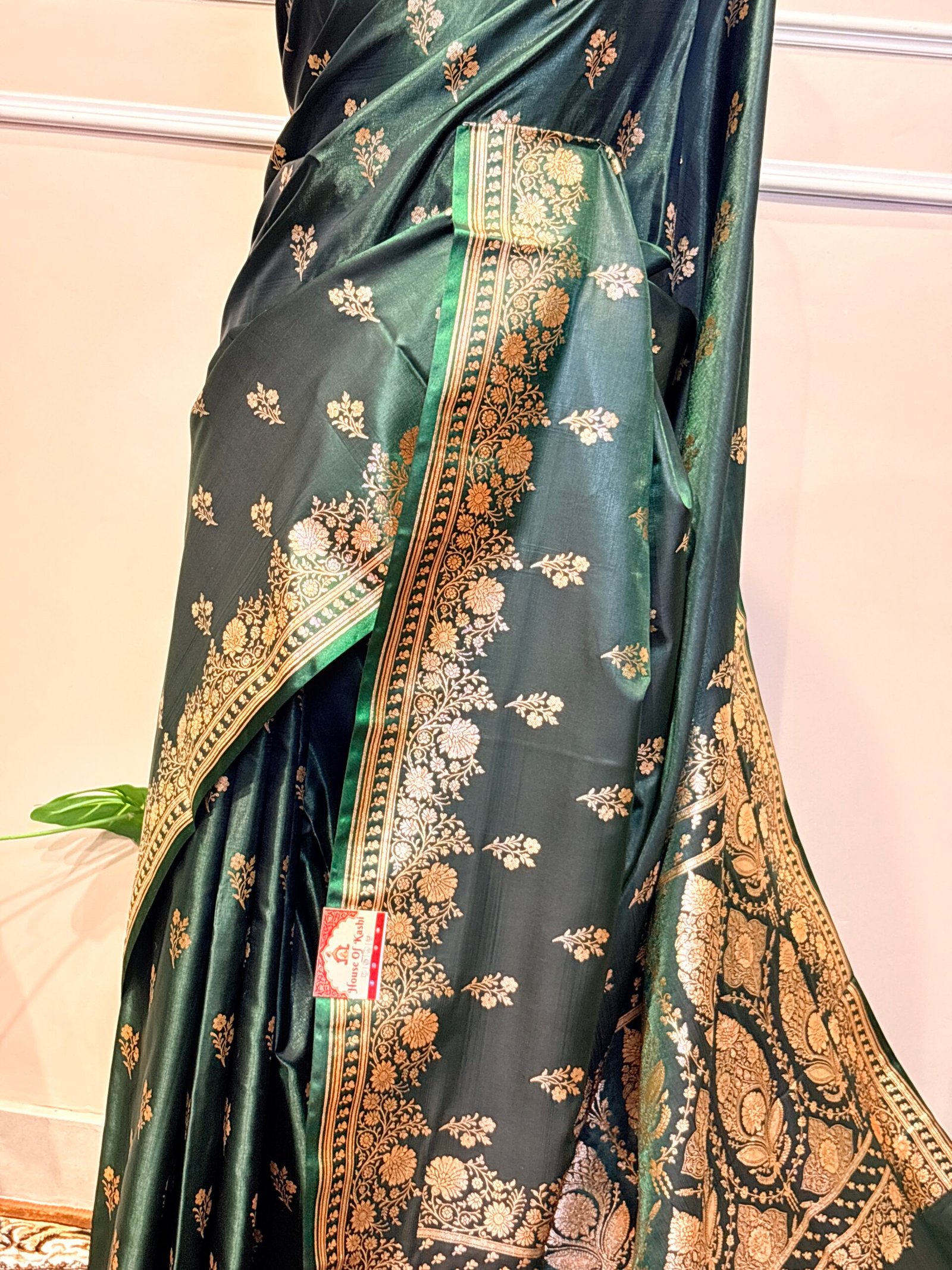 Emerald Green Gold Zari Banarasi Saree - Image 6