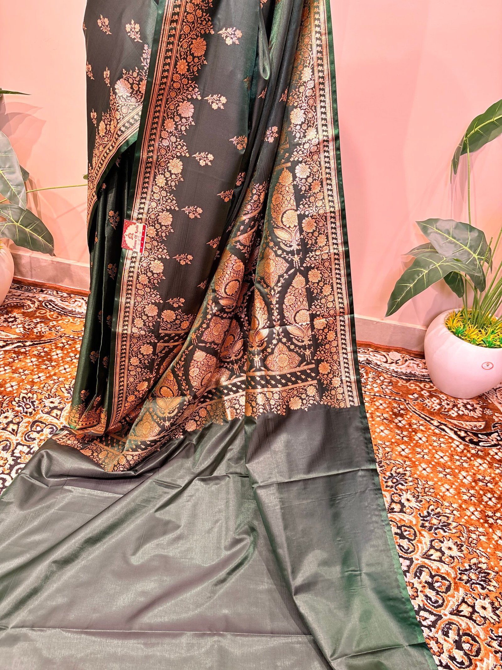 Emerald Green Gold Zari Banarasi Saree - Image 7