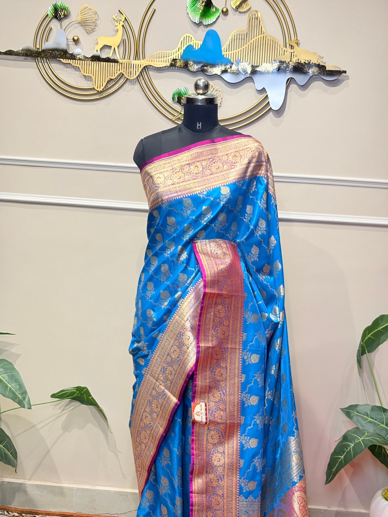 Royal Azure Blue & Magenta Banarasi Saree - Image 3