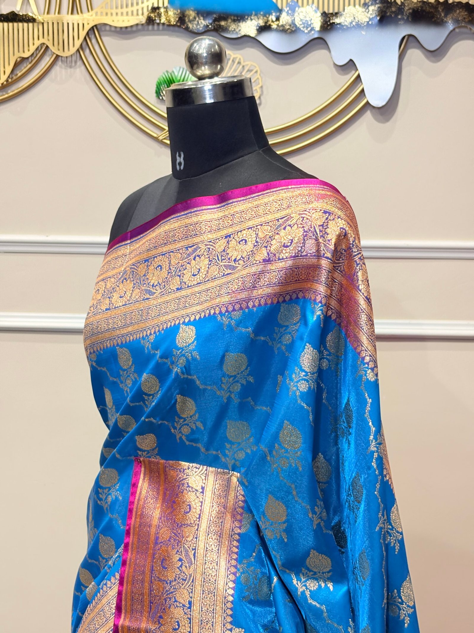Royal Azure Blue & Magenta Banarasi Saree - Image 7