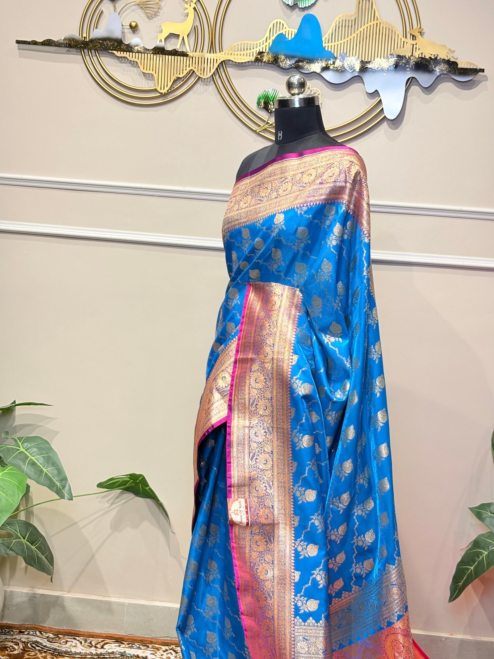 Royal Azure Blue & Magenta Banarasi Saree - Image 4