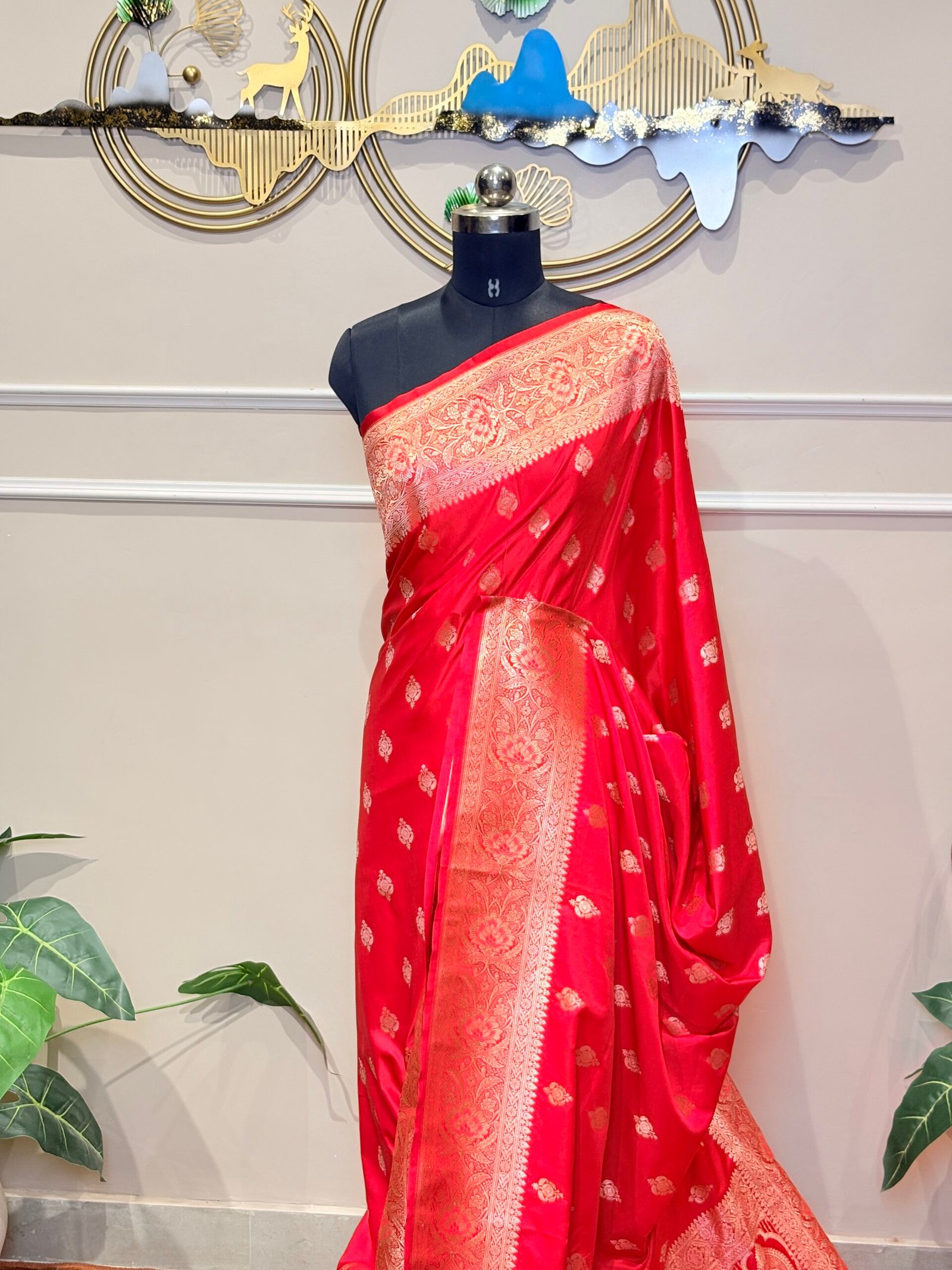 Red Banarasi Silk Saree with Rich Gold Zari Weaving - Image 2