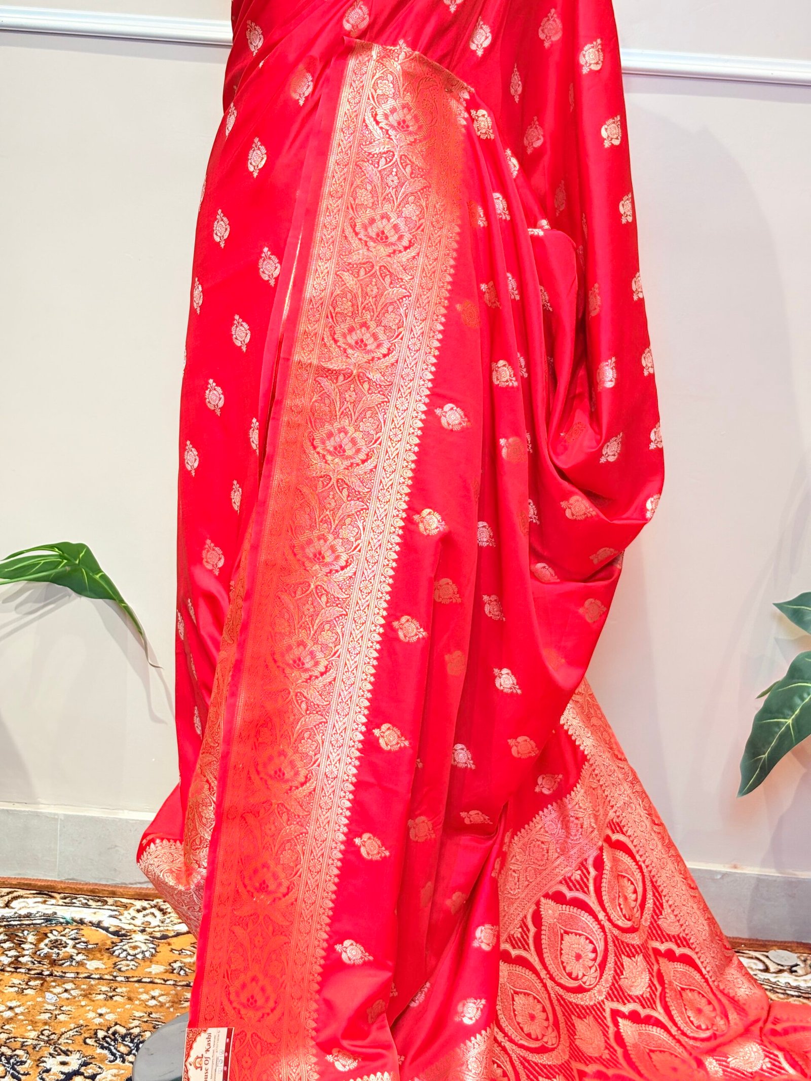 Red Banarasi Silk Saree with Rich Gold Zari Weaving - Image 5