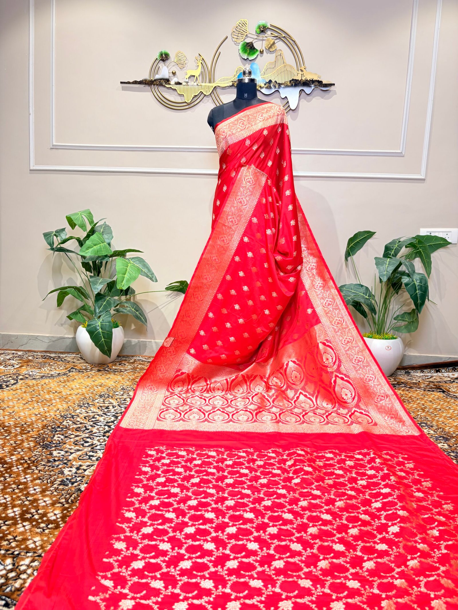 Red Banarasi Silk Saree with Rich Gold Zari Weaving - Image 6