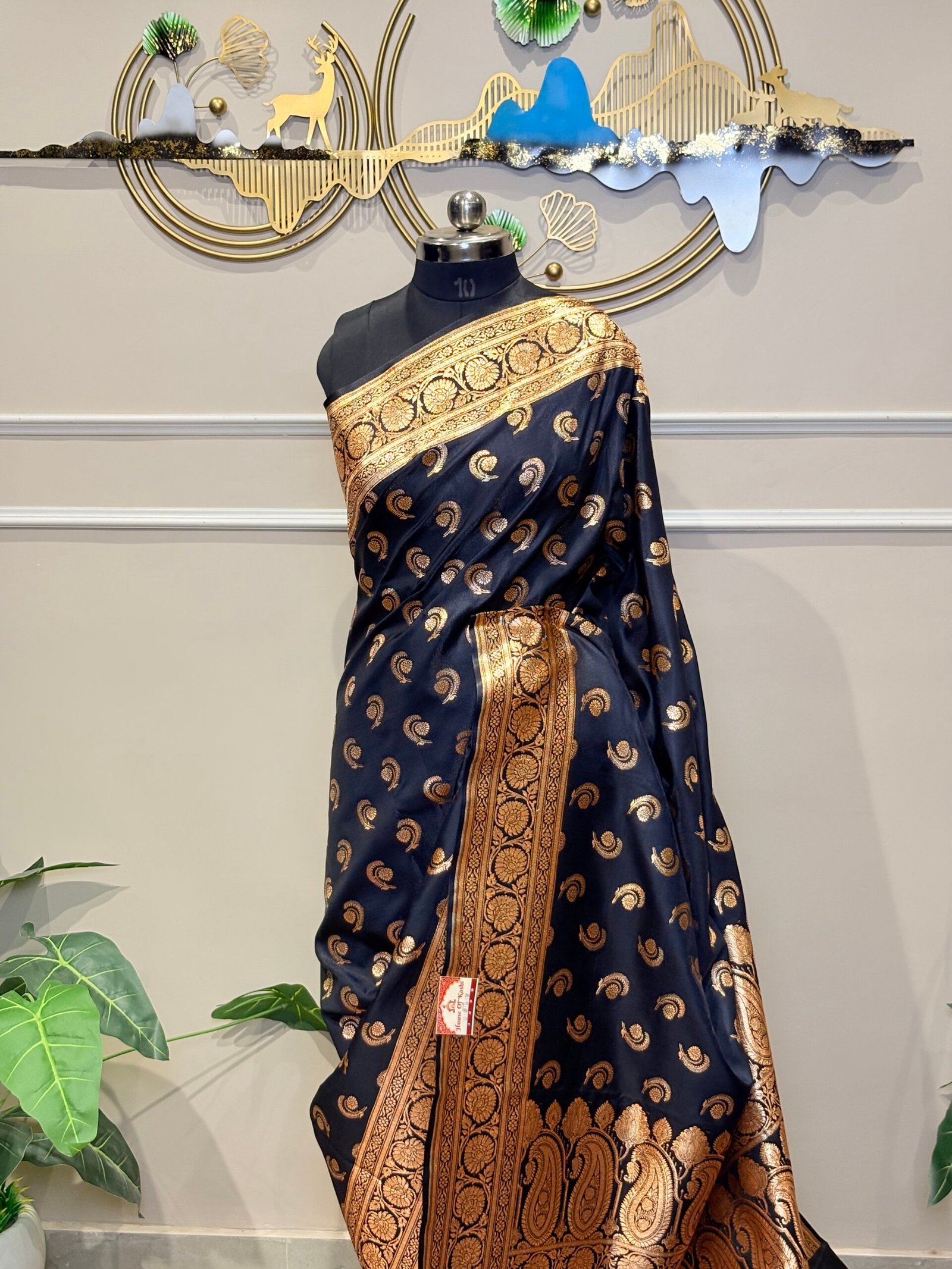 Deep Maroon Banarasi Katan Silk Saree with Antique Gold Zari Paisley Weaving - Image 4