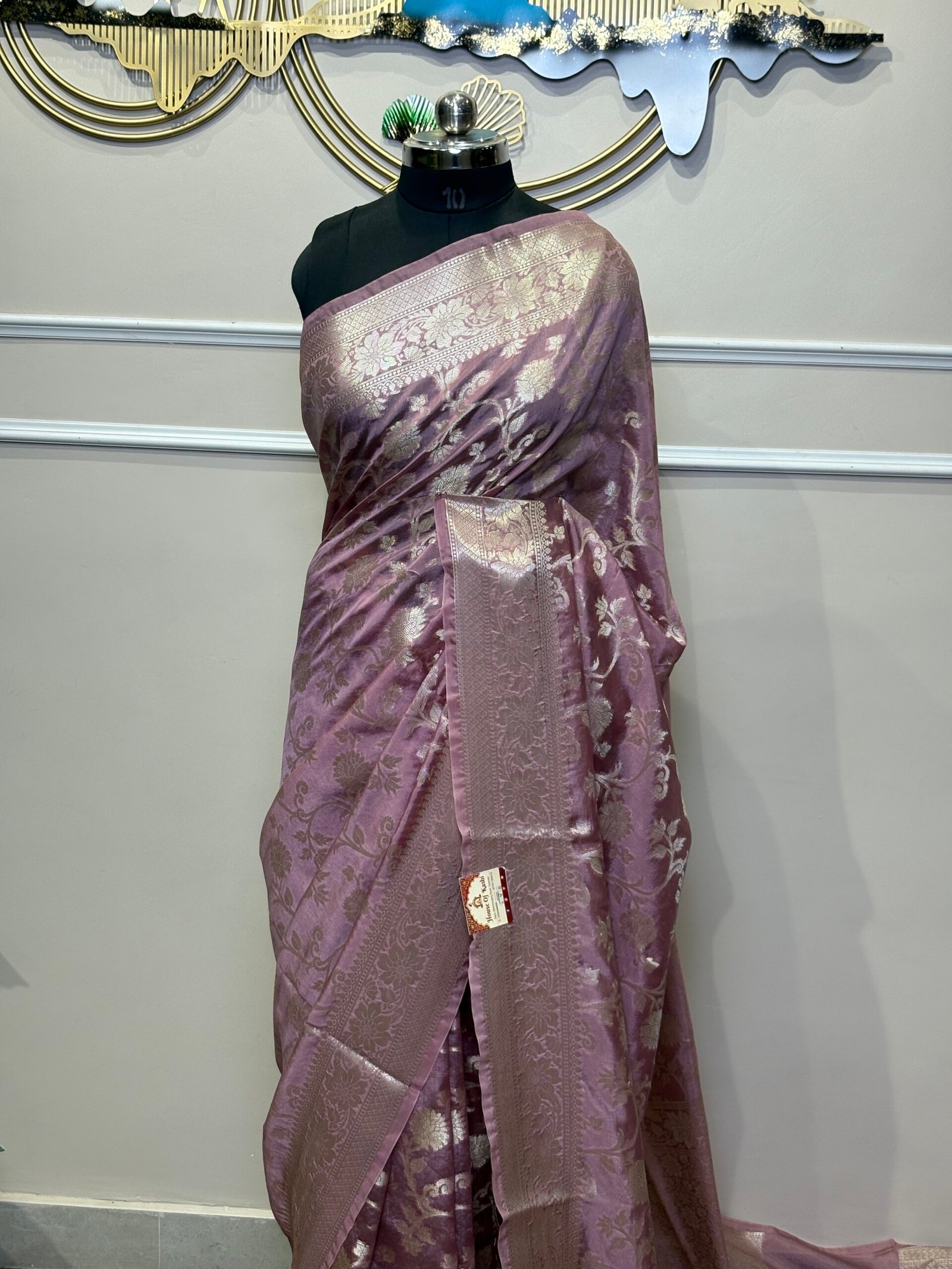 Mauve Banarasi Viscose Silk Saree - Image 4