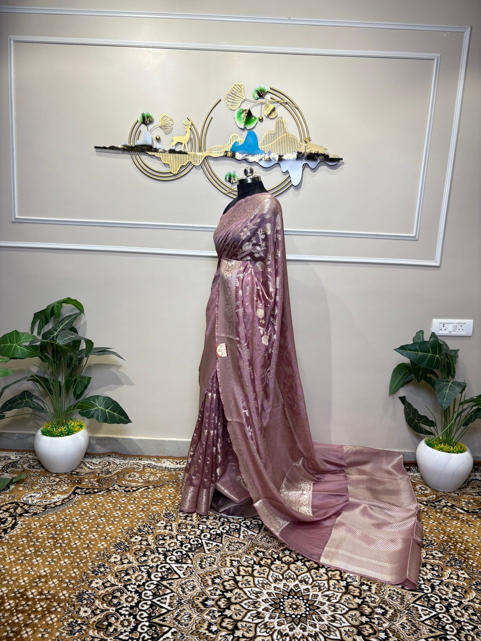 Mauve Banarasi Viscose Silk Saree - Image 3