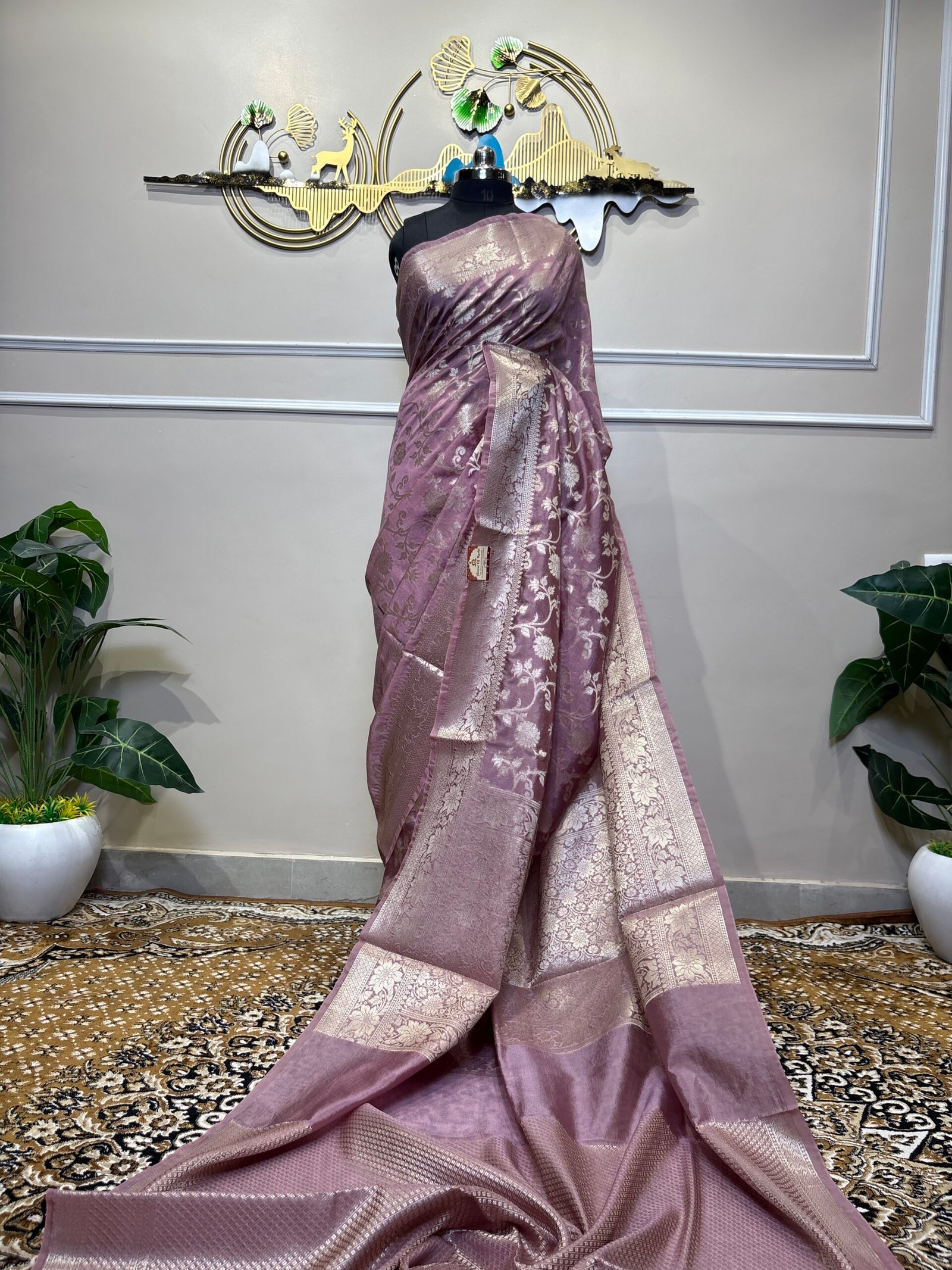 Mauve Banarasi Viscose Silk Saree - Image 8