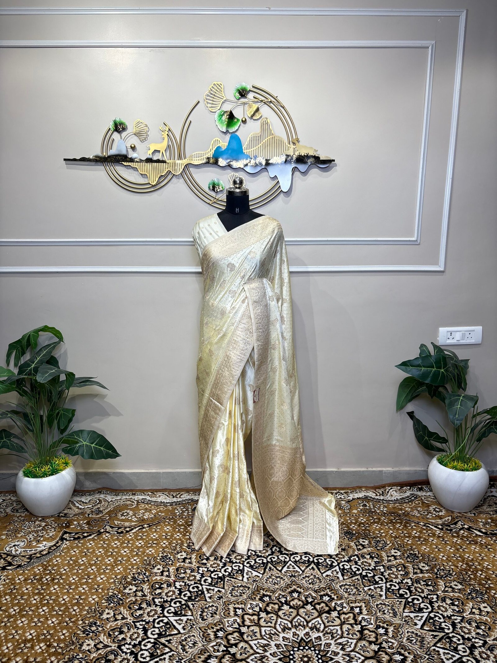 Ivory Siroski Mushroo Satin Saree with Golden Zari Woven Border - Image 2