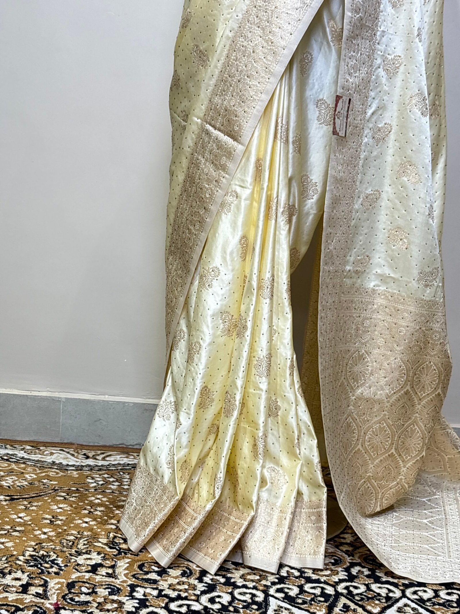 Ivory Siroski Mushroo Satin Saree with Golden Zari Woven Border - Image 4