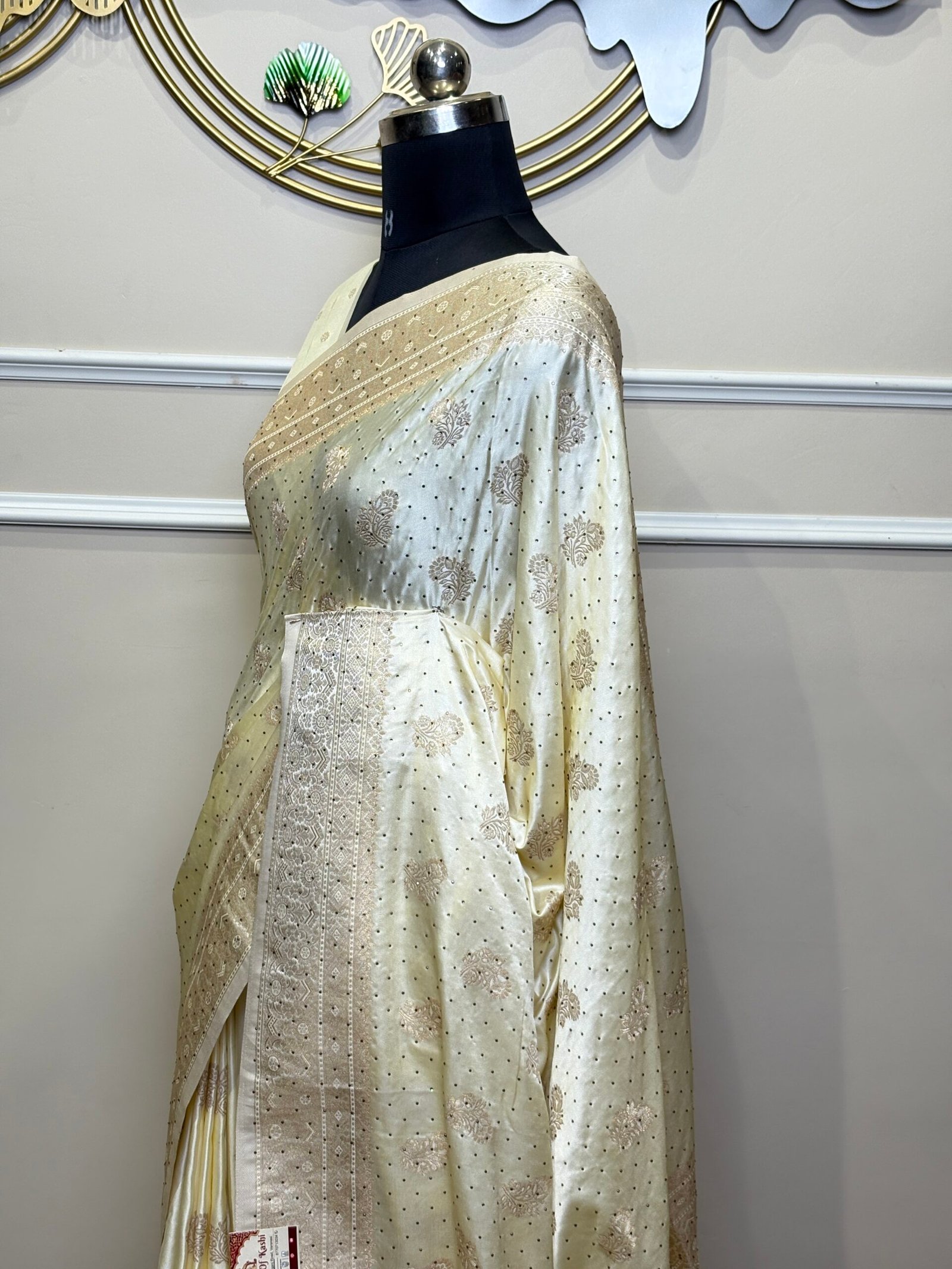 Ivory Siroski Mushroo Satin Saree with Golden Zari Woven Border - Image 6