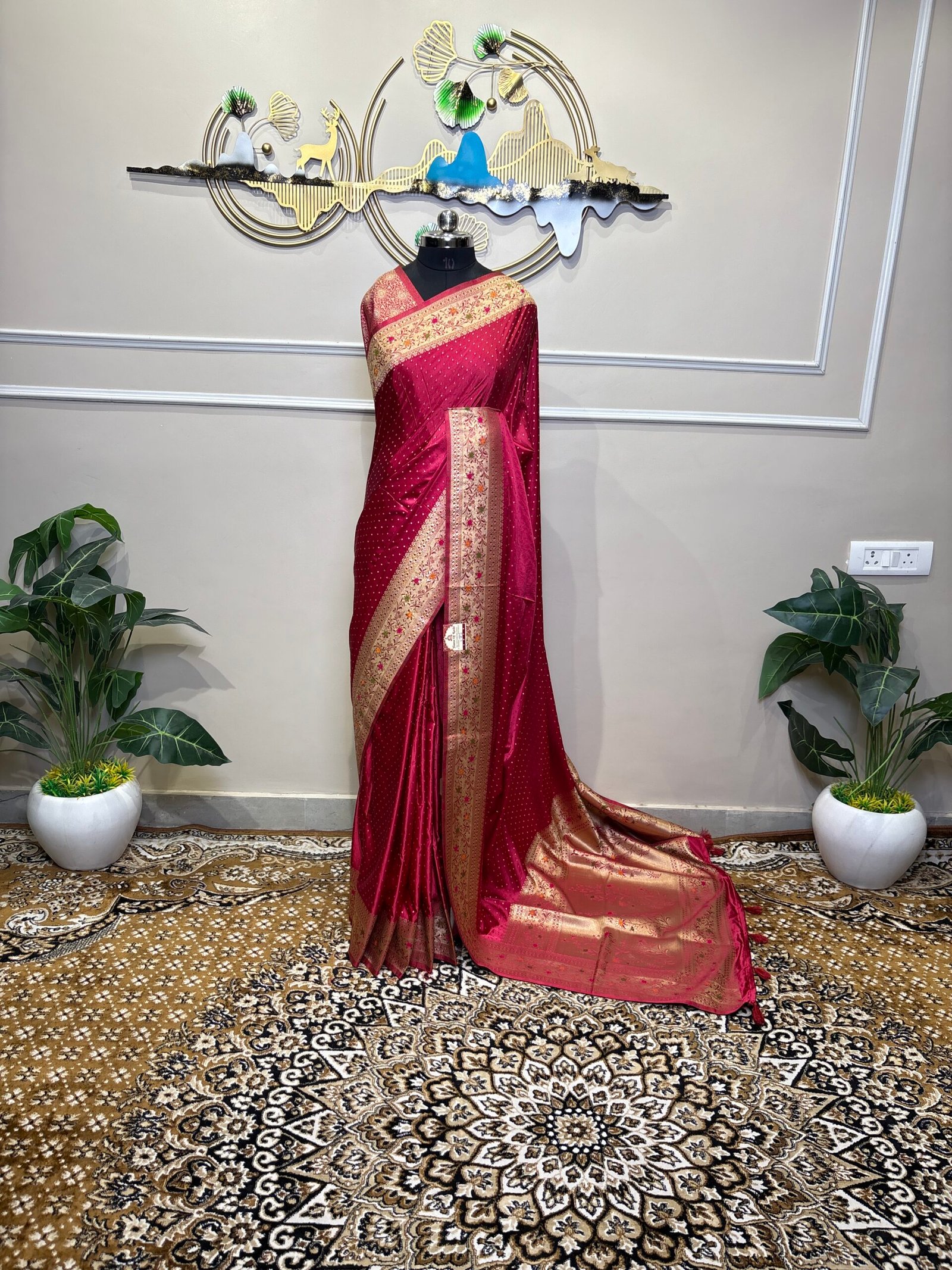 Magenta Mushroo Satin Saree with Golden Zari & Meenakari Floral Woven Border - Image 2