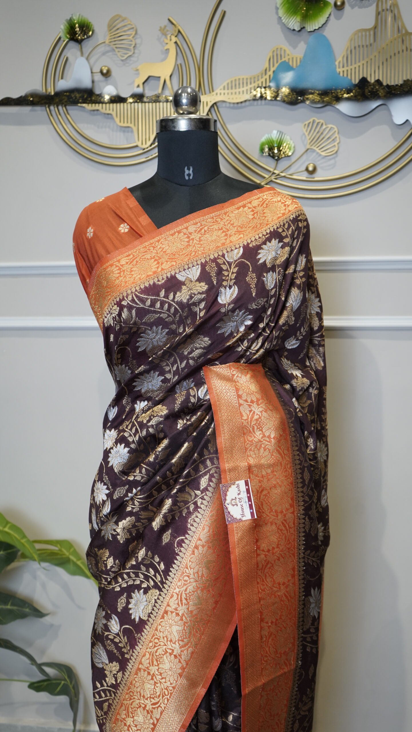 Coffee Brown & Peach Banarasi Saree with Silver Zari Floral Weaving - Image 3