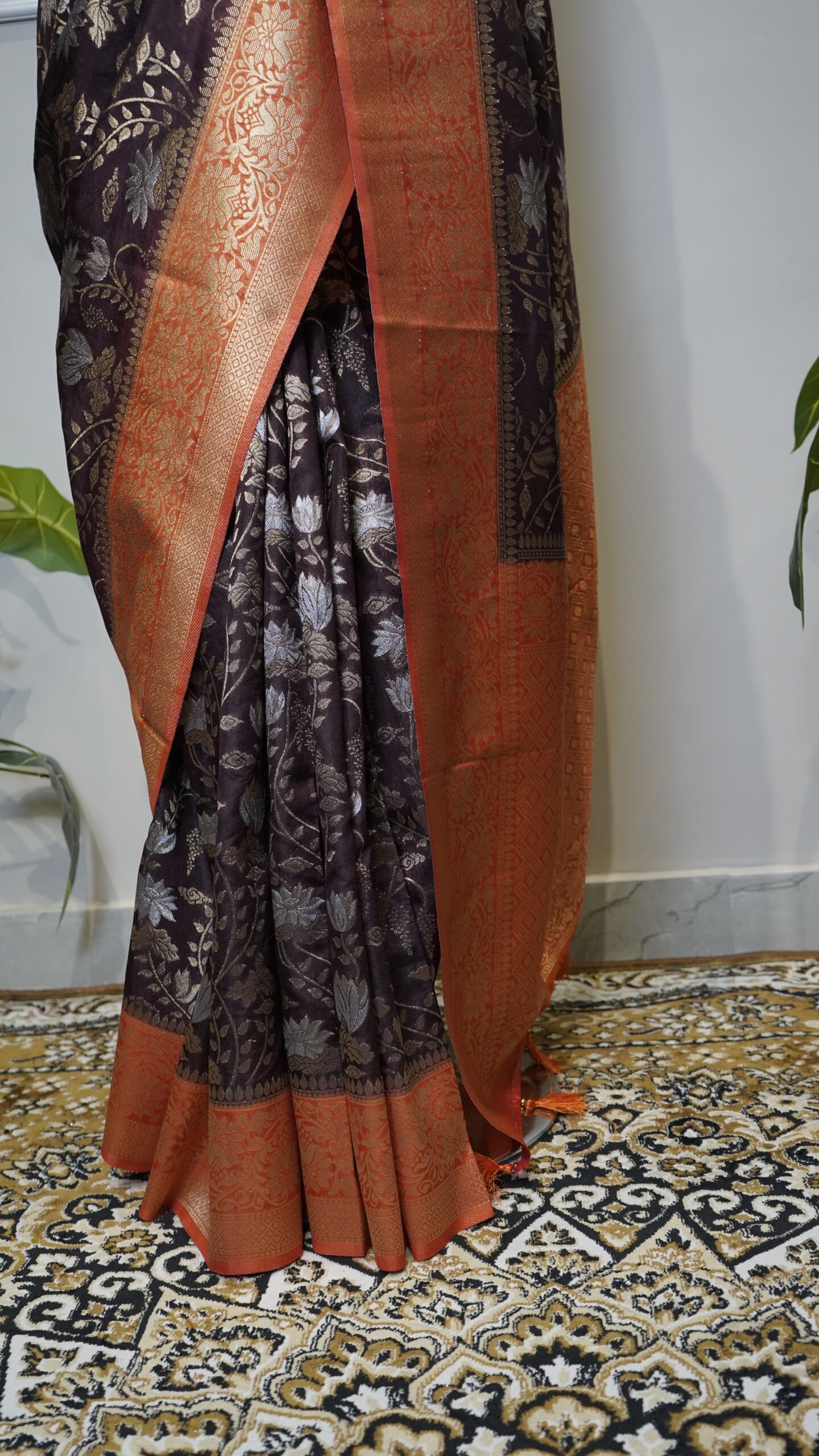 Coffee Brown & Peach Banarasi Saree with Silver Zari Floral Weaving - Image 4