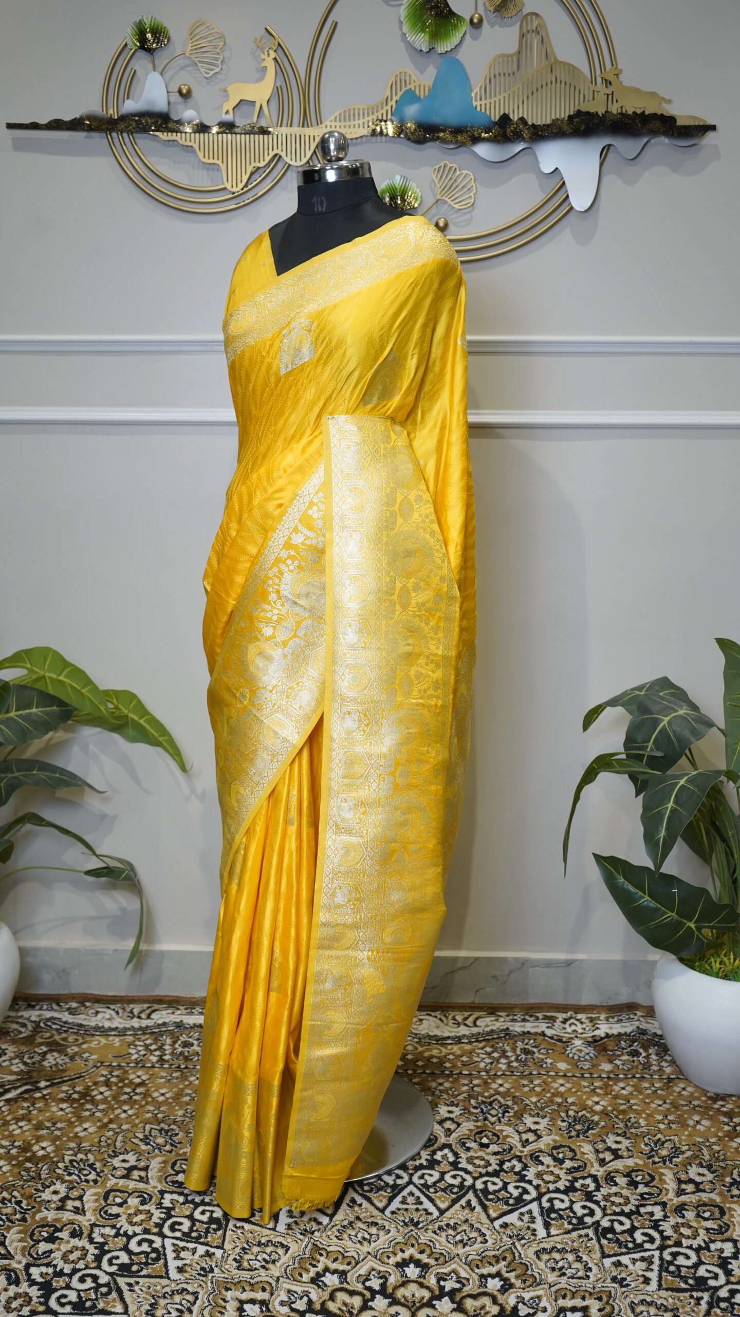 Yellow Banarasi Saree with Golden Zari Weaving & Rich Traditional Border - Image 5