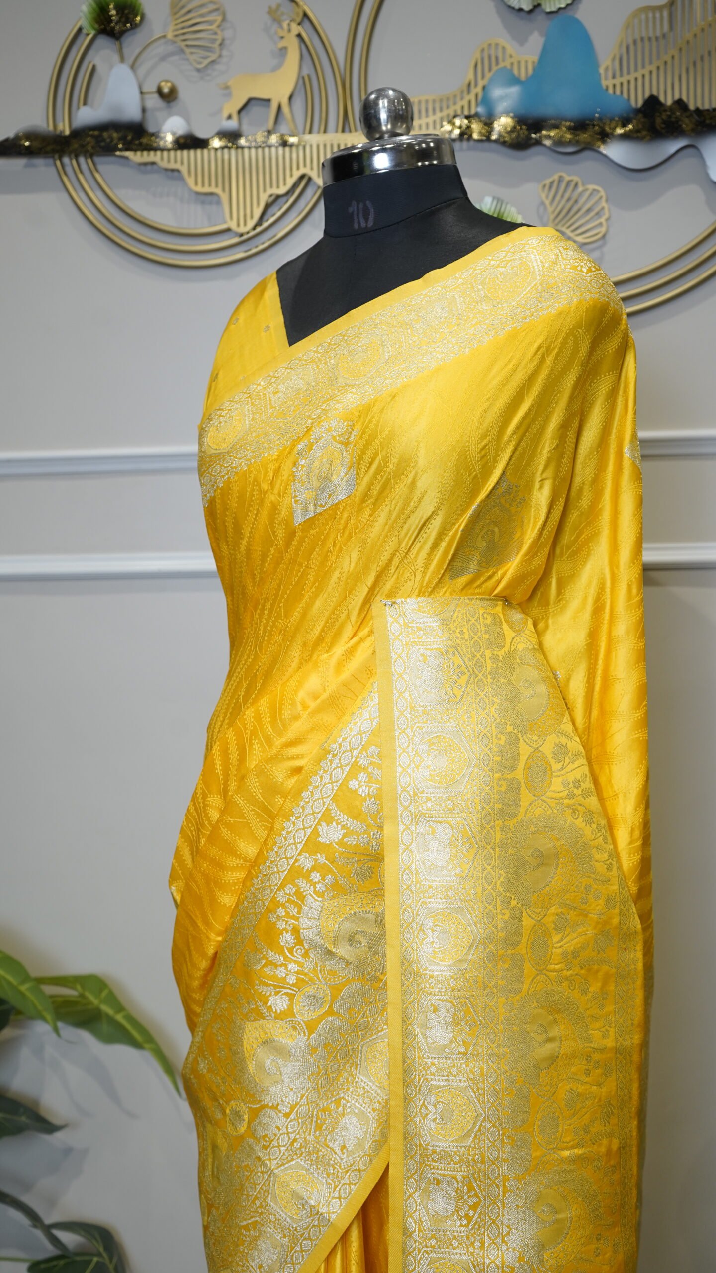 Yellow Banarasi Saree with Golden Zari Weaving & Rich Traditional Border - Image 6