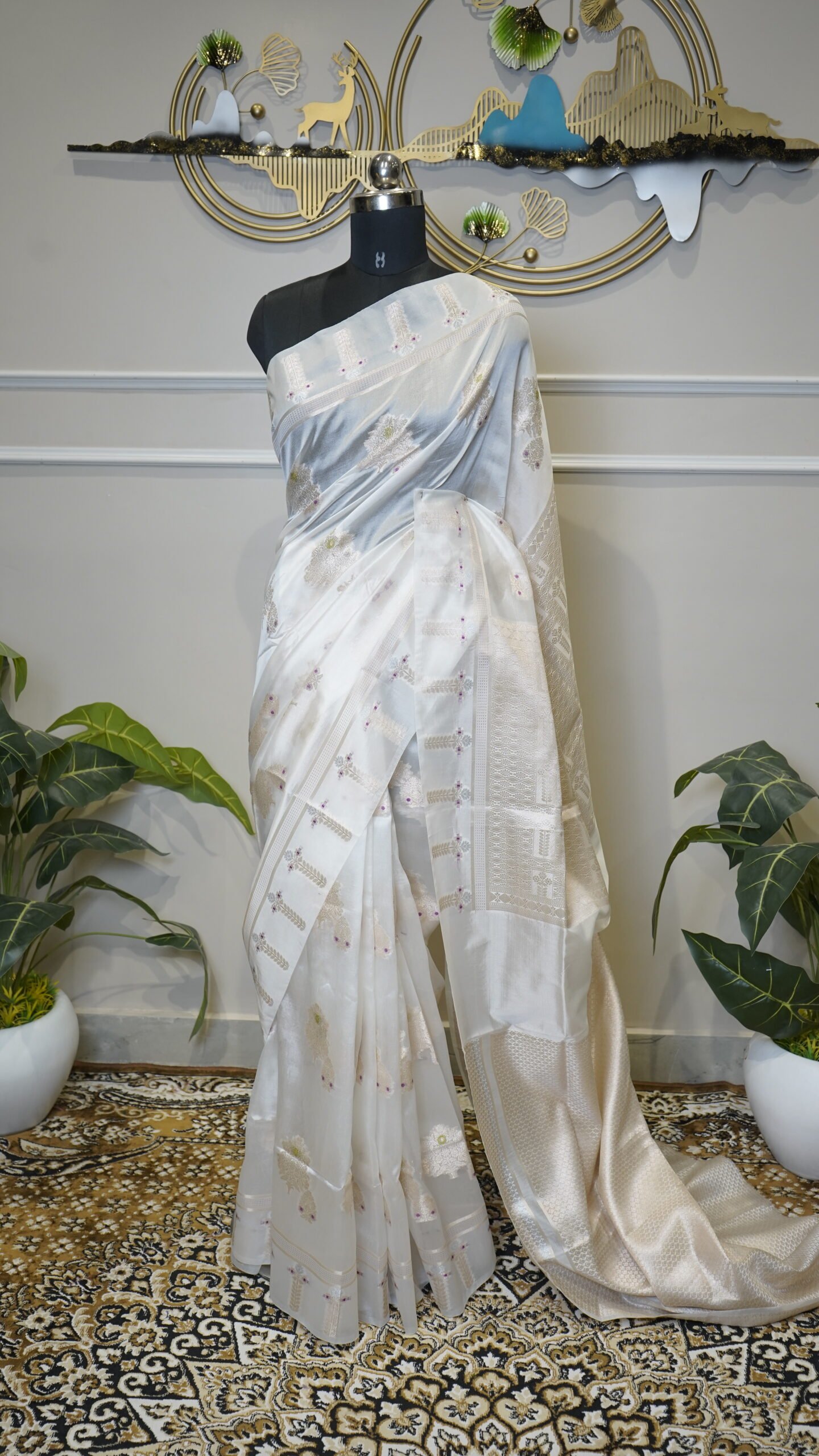 Elegant White Dupion Fabric Saree with Silver Zari Woven Border - Image 2