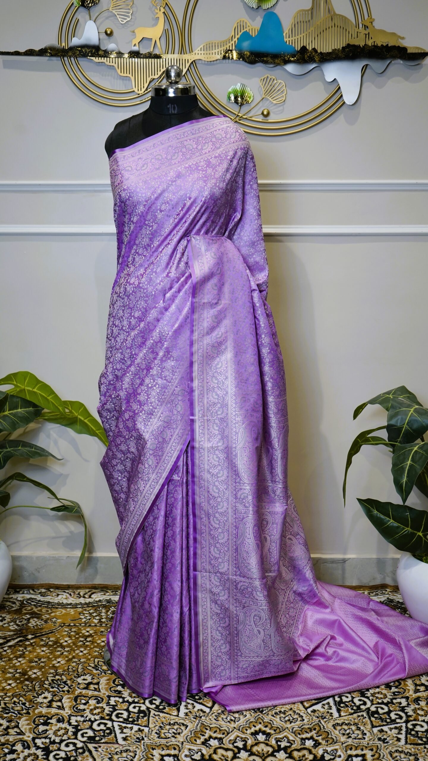 Pure Banarasi Lavender Saree with Silver Zari Floral Weaving - Image 2