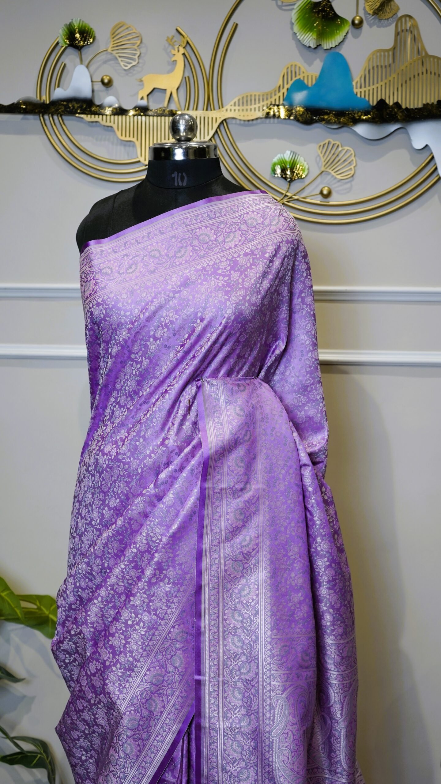 Pure Banarasi Lavender Saree with Silver Zari Floral Weaving - Image 3