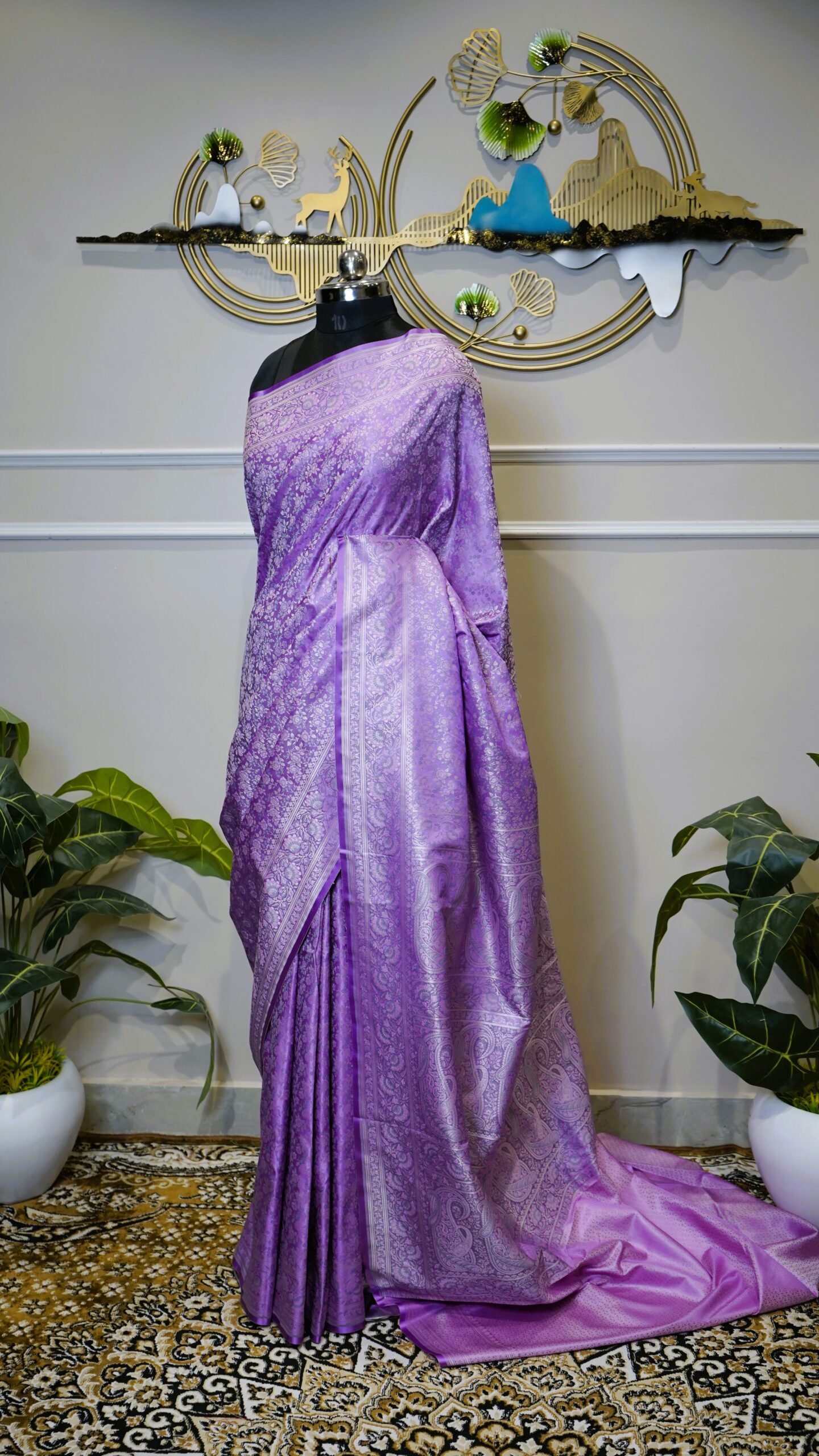 Pure Banarasi Lavender Saree with Silver Zari Floral Weaving - Image 5