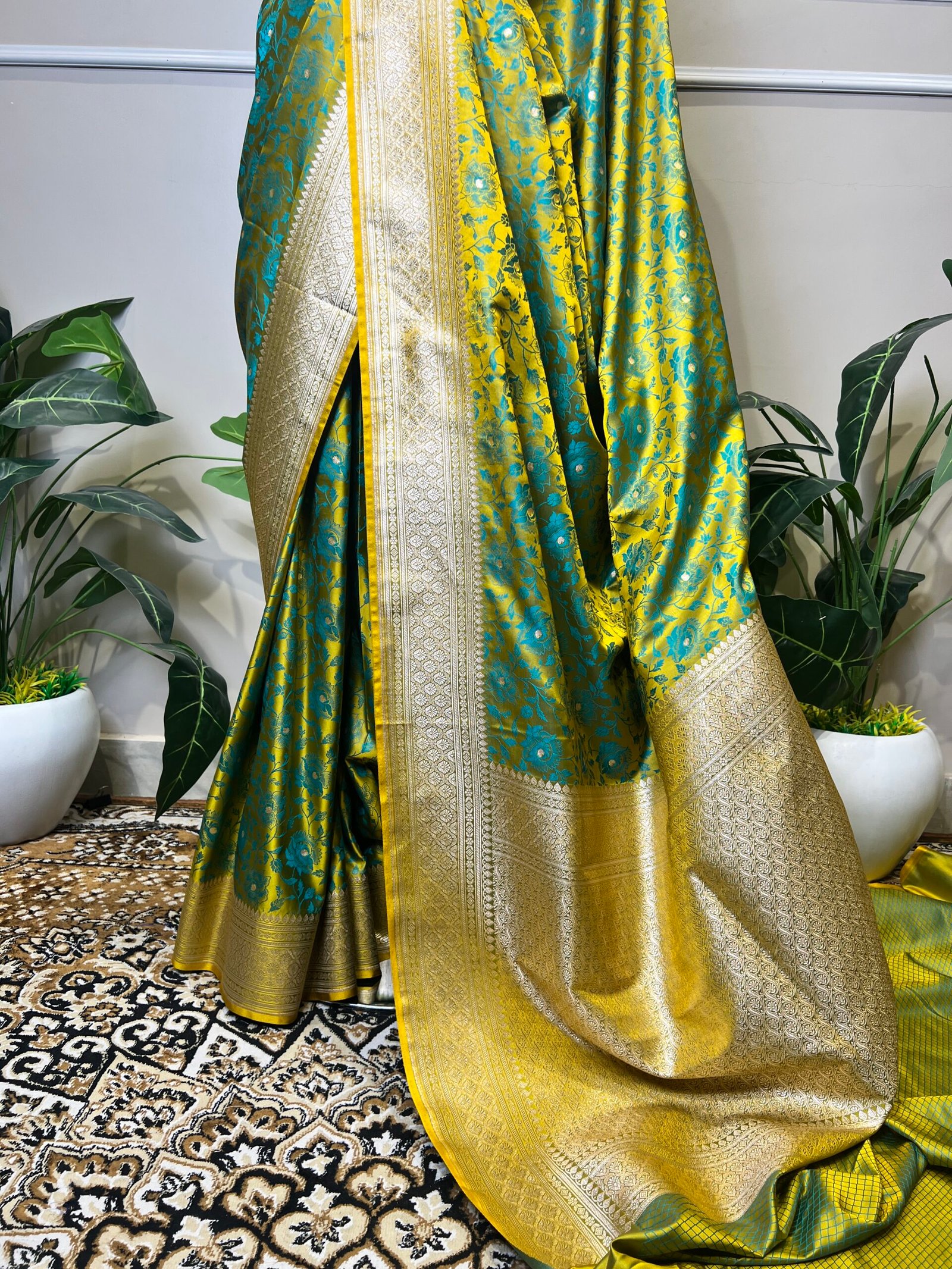 Pure Banarasi Silk Saree – Turquoise & Yellow Floral Zari Weave - Image 5