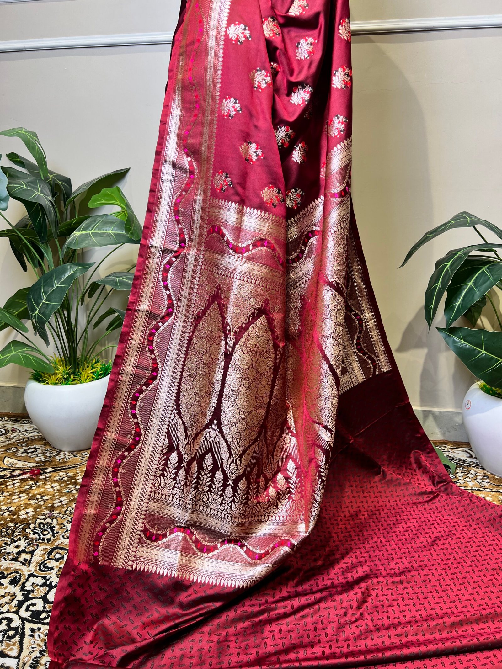 Pure Banarasi Saree in Deep Wine Maroon with Floral Zari Work - Image 5