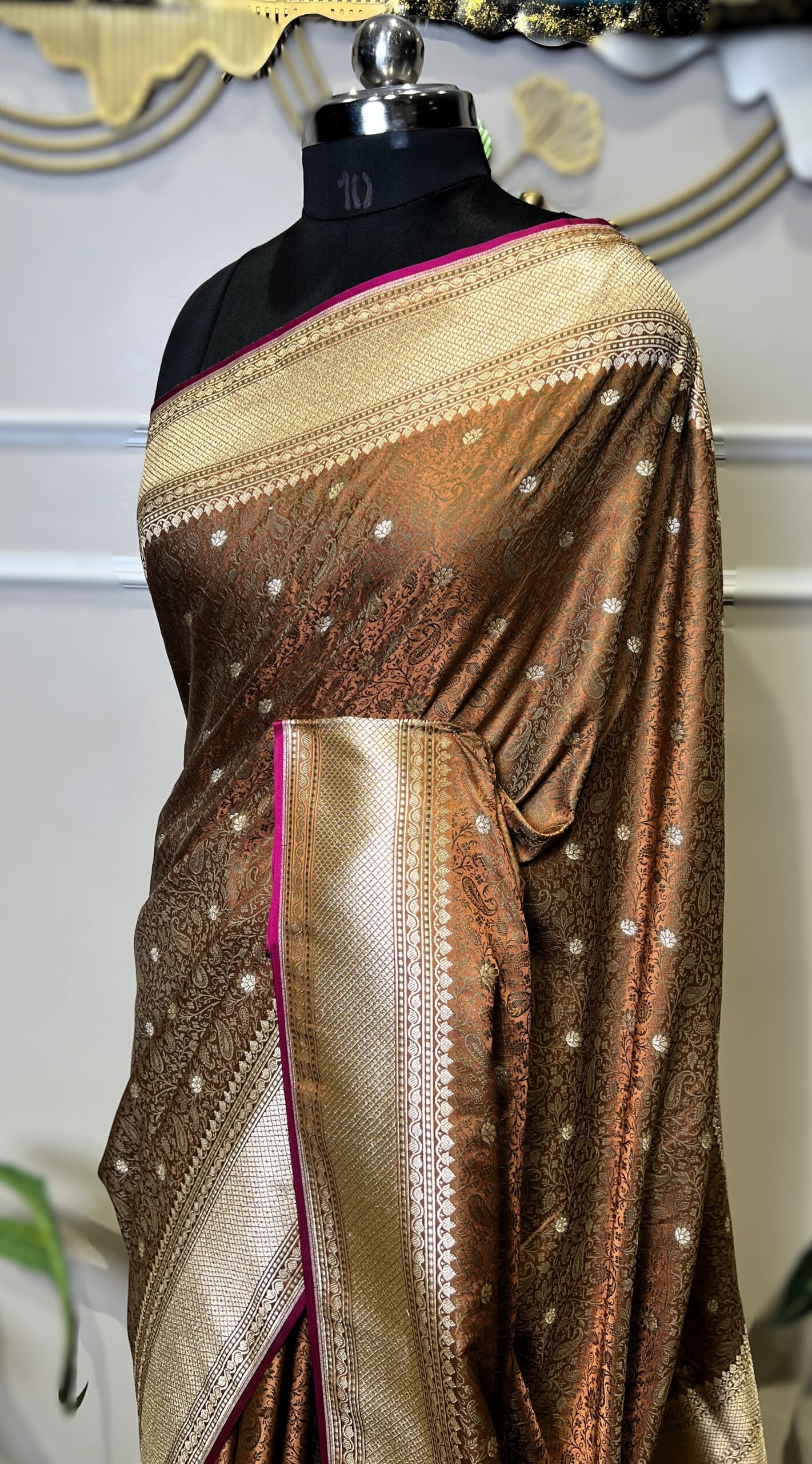 Pure Banarasi Brown Saree with Rich Golden Border and Pink Contrast Piping - Image 6
