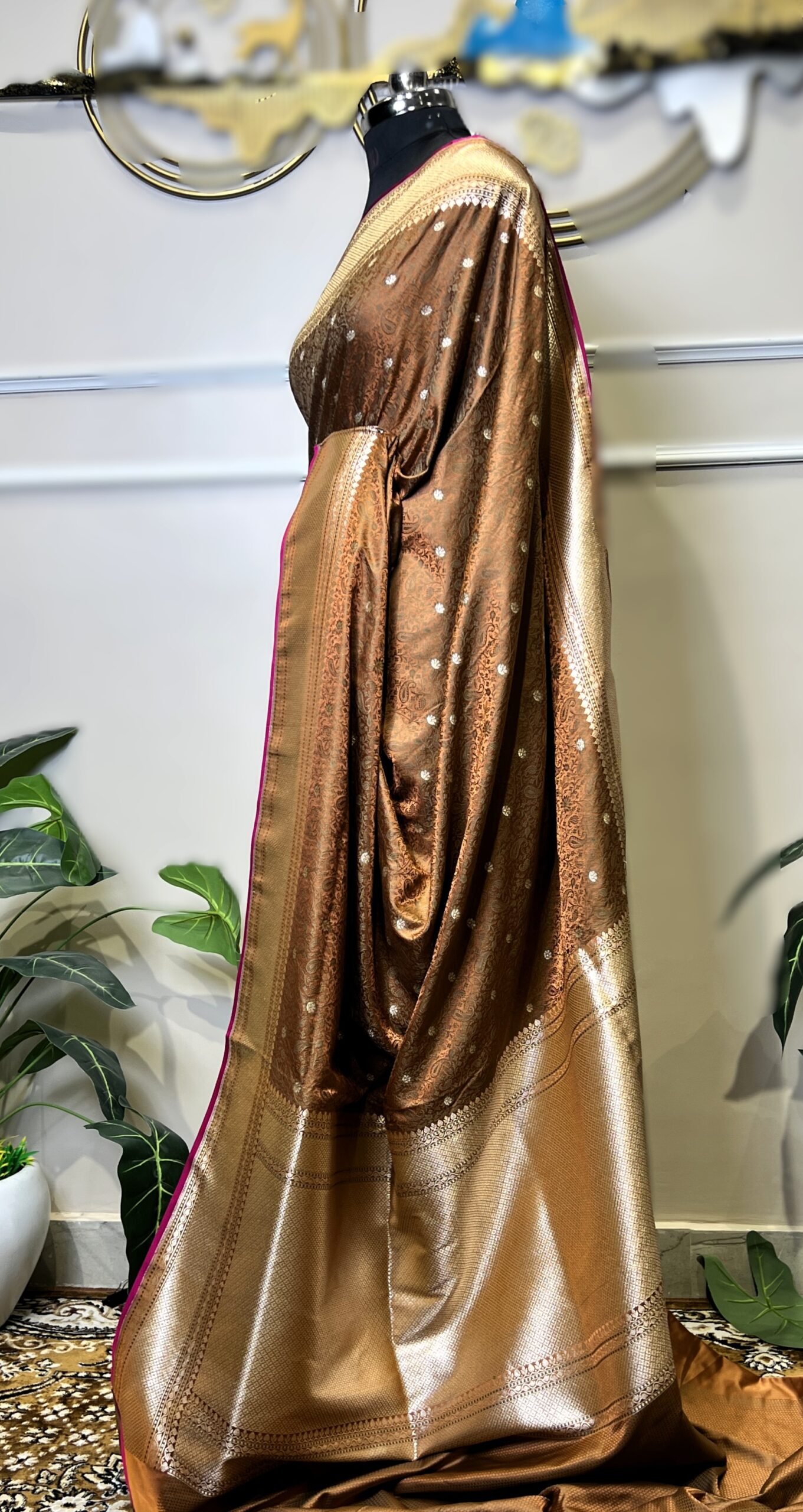 Pure Banarasi Brown Saree with Rich Golden Border and Pink Contrast Piping - Image 2