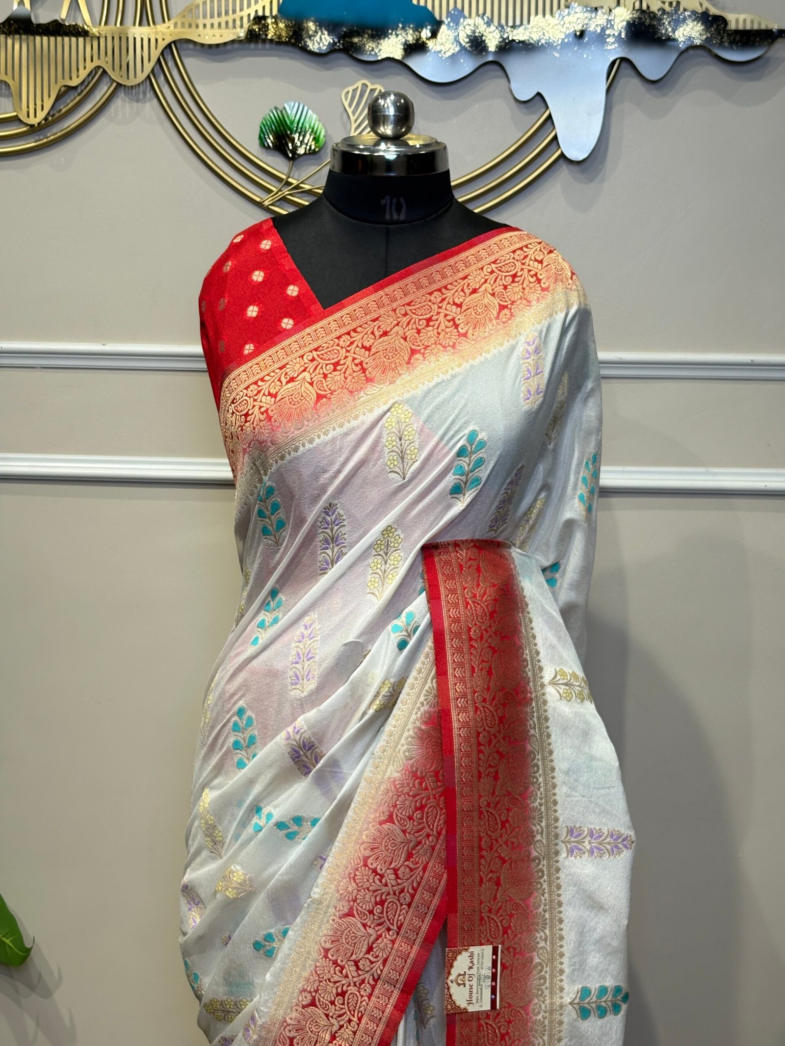 Ivory White Banarasi Silk Saree with Crimson Red Zari Border - Image 4