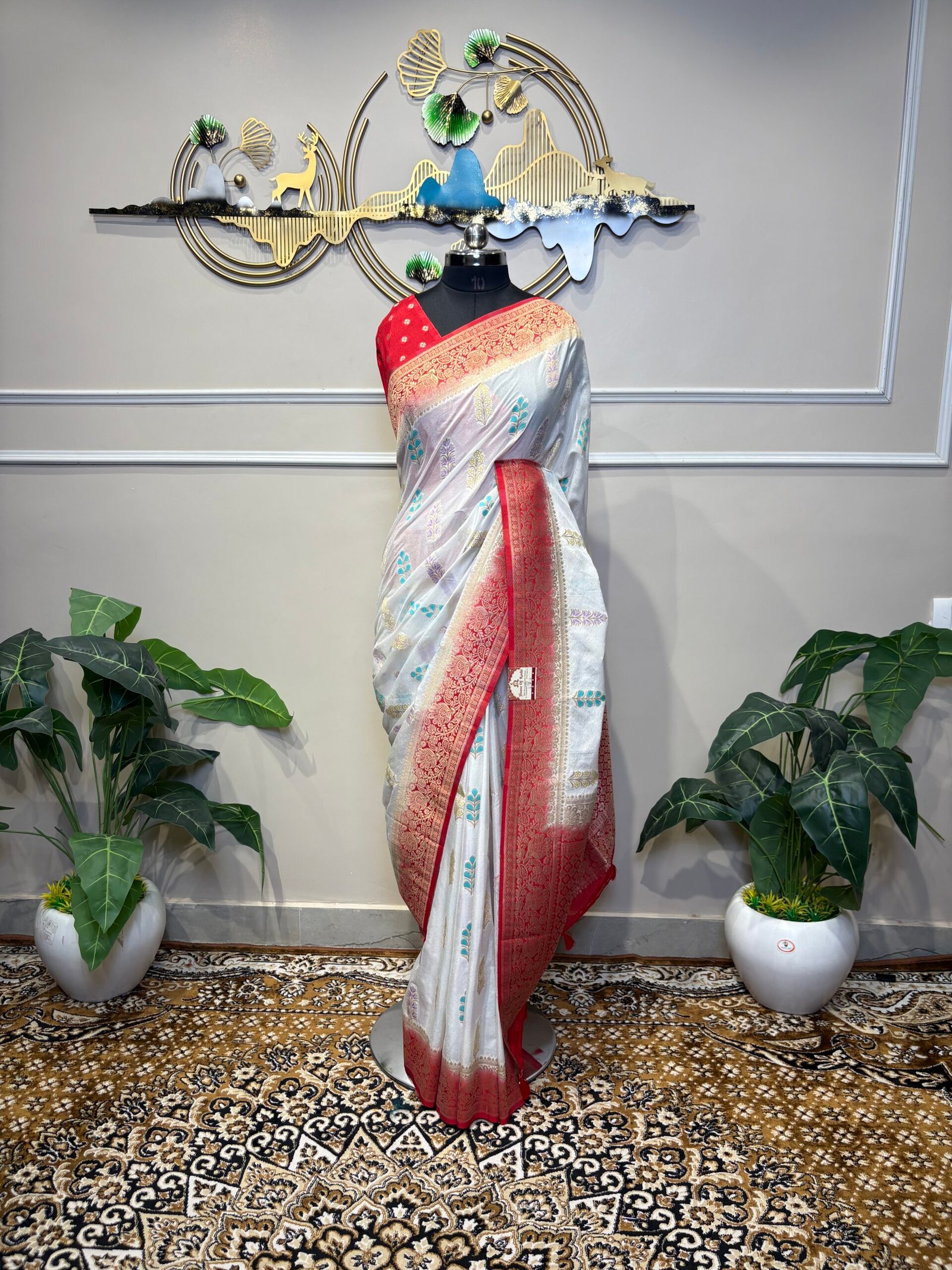 Ivory White Banarasi Silk Saree with Crimson Red Zari Border - Image 2
