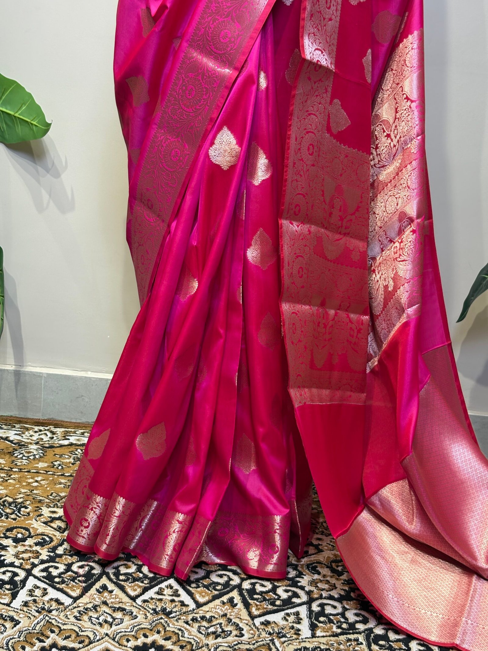 Pink Banarasi Mushroo Satin Saree with Golden Zari Weaving - Image 4