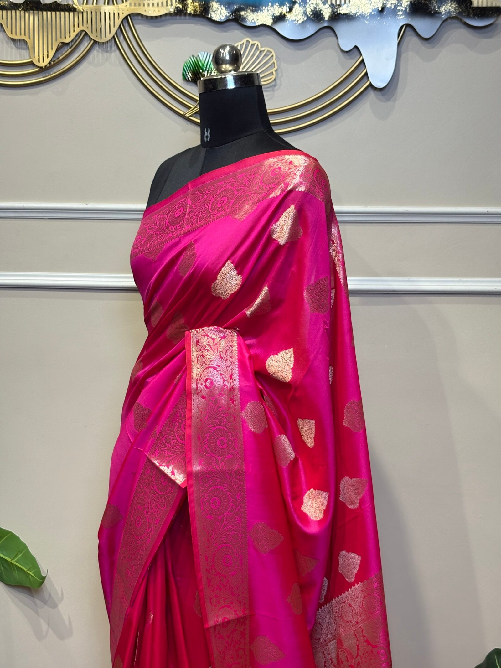 Pink Banarasi Mushroo Satin Saree with Golden Zari Weaving - Image 5