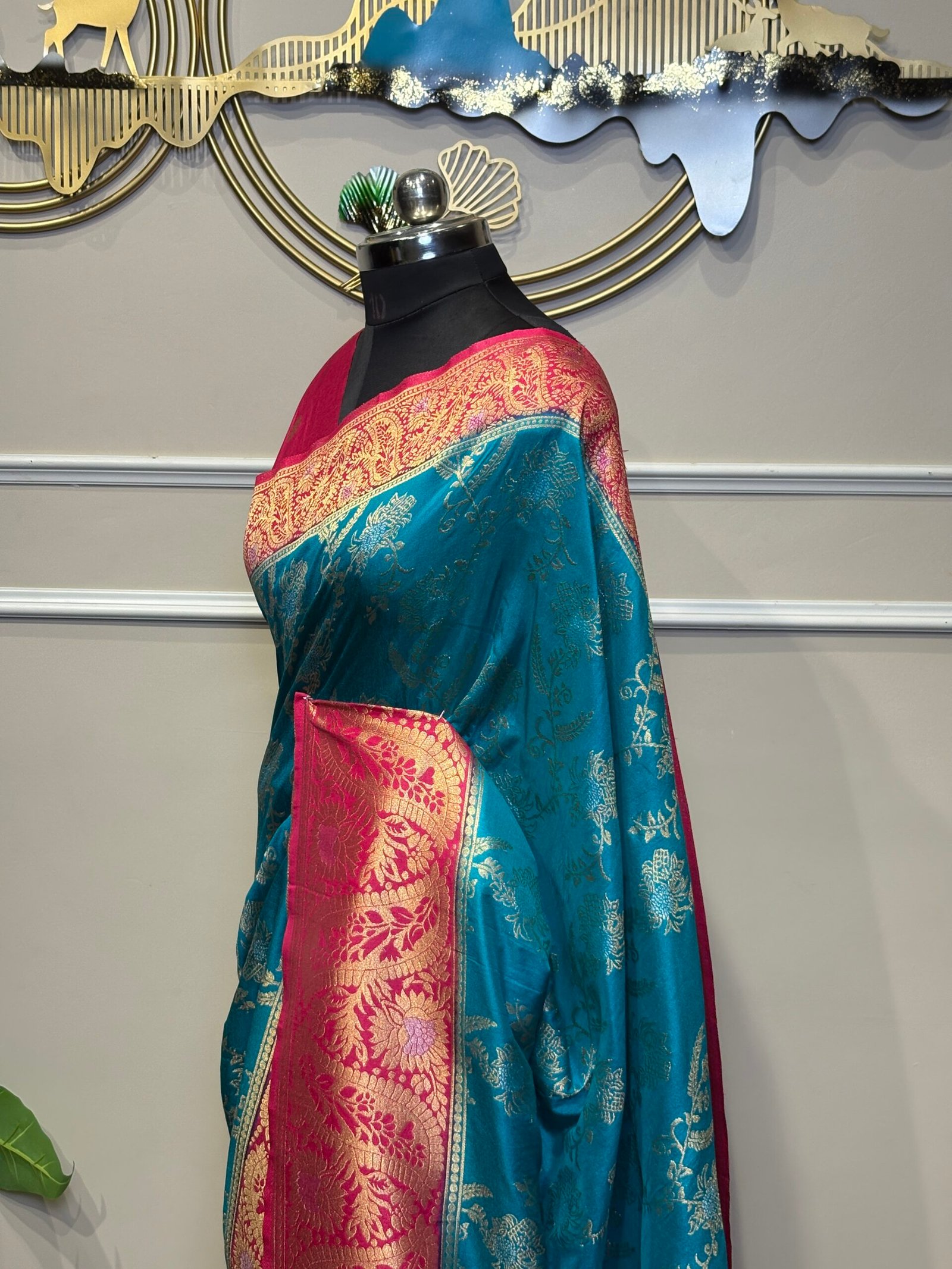 Teal Blue & Rani Pink Banarasi Saree with Golden Zari Weaving - Image 4