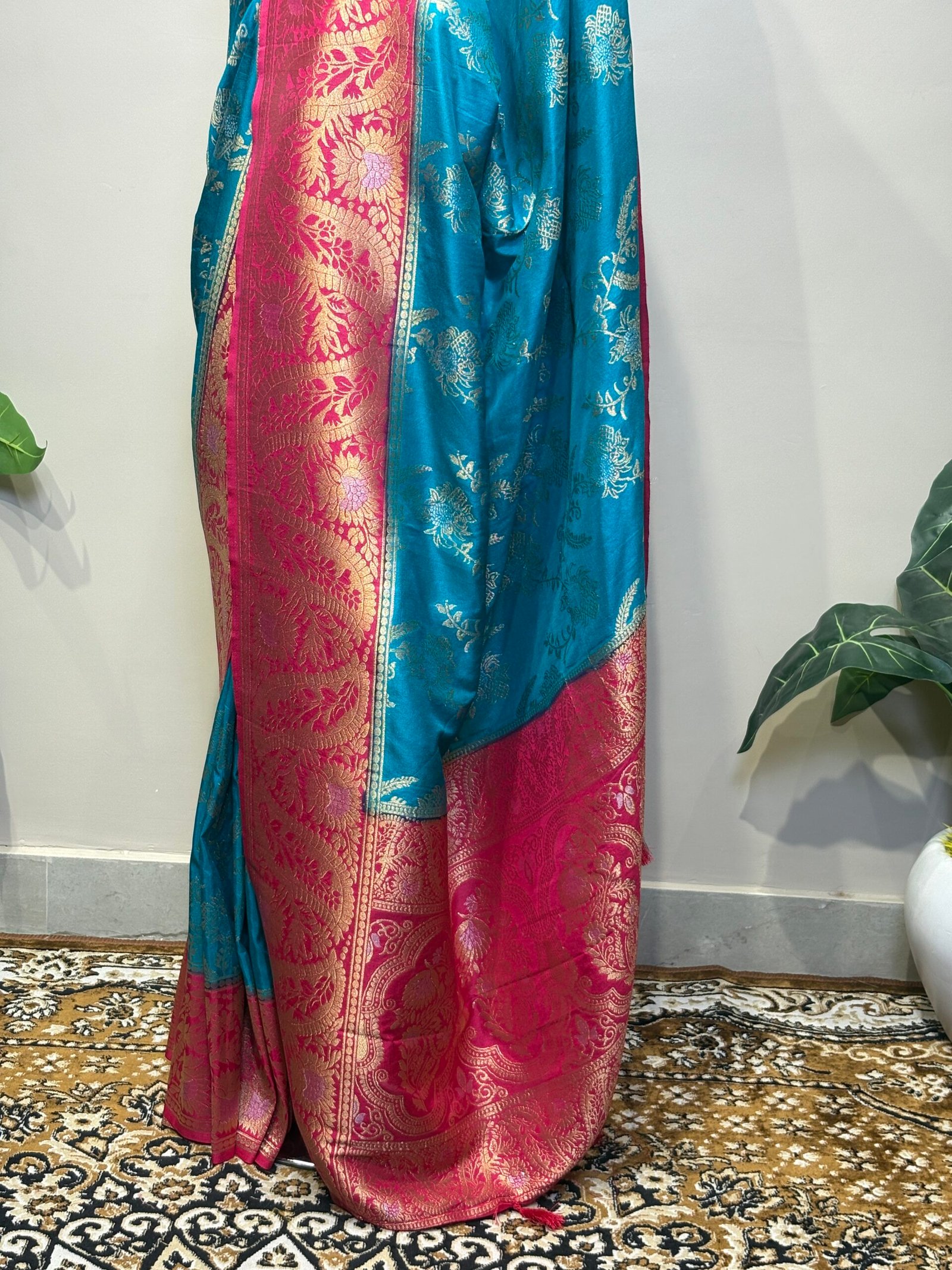 Teal Blue & Rani Pink Banarasi Saree with Golden Zari Weaving - Image 5