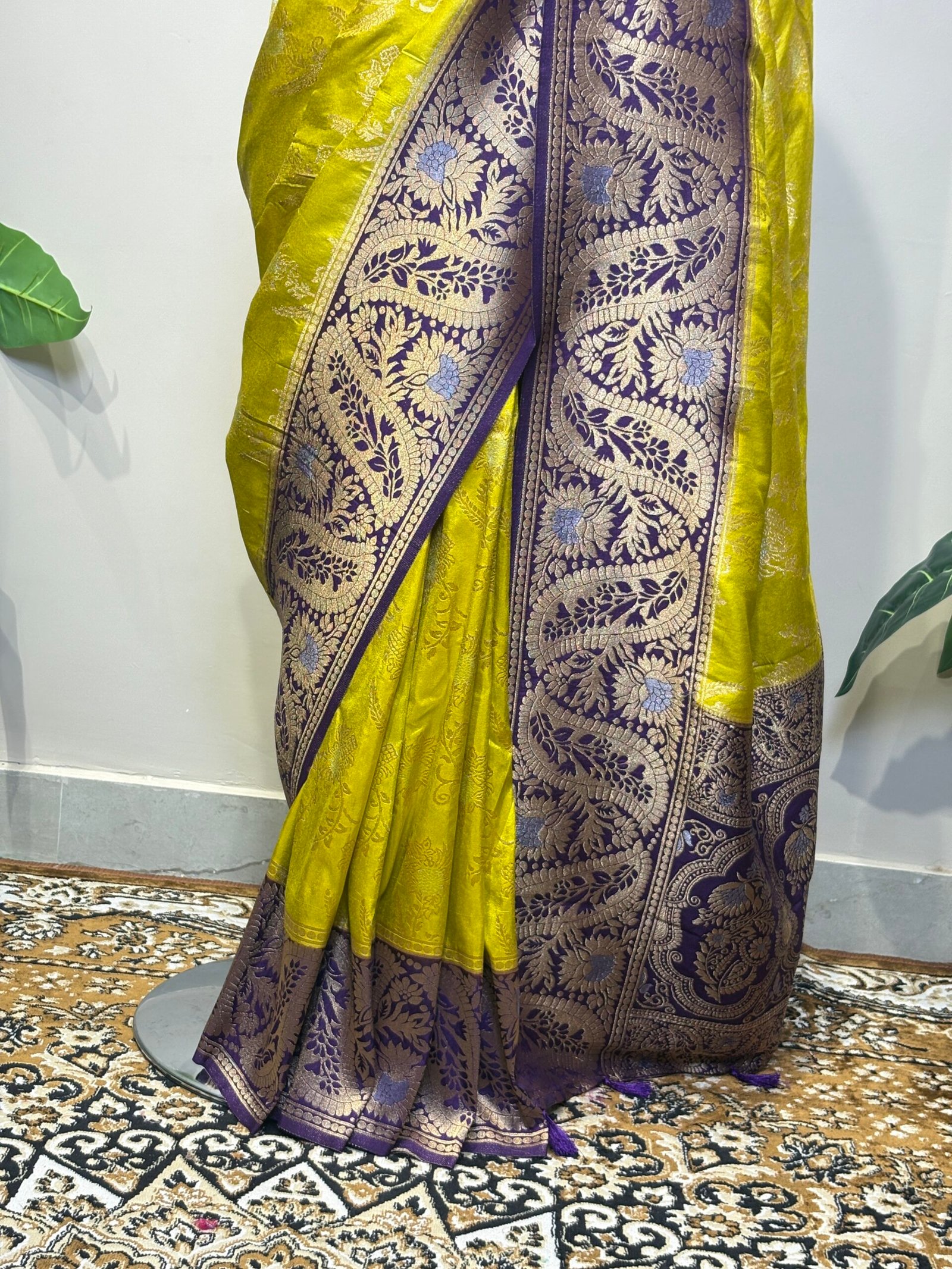 Lime Green & Royal Purple Dual Tone Saree with Silver Zari Woven Border - Image 4