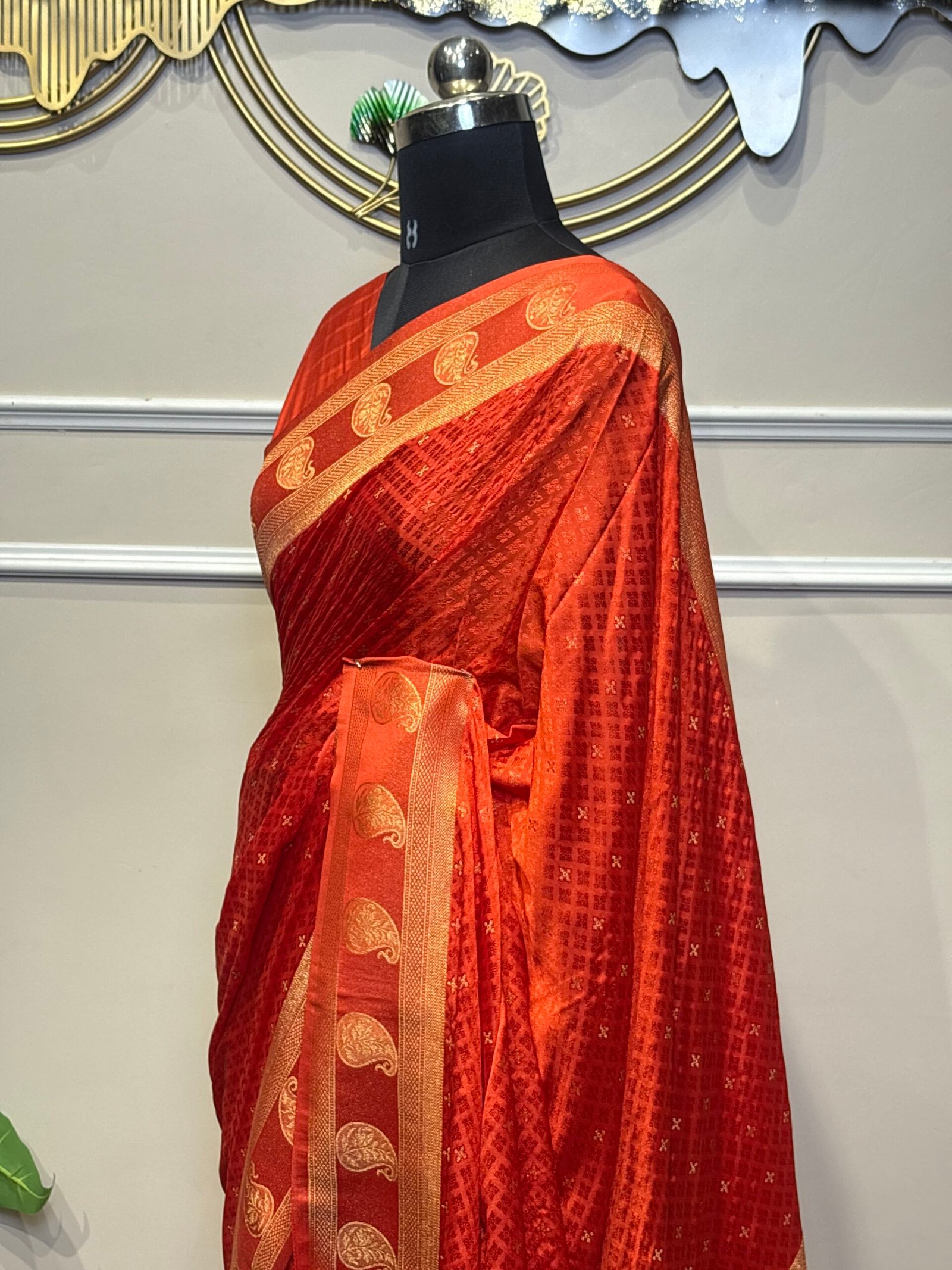 Red Banarasi Saree with Golden Zari Paisley Border - Image 5