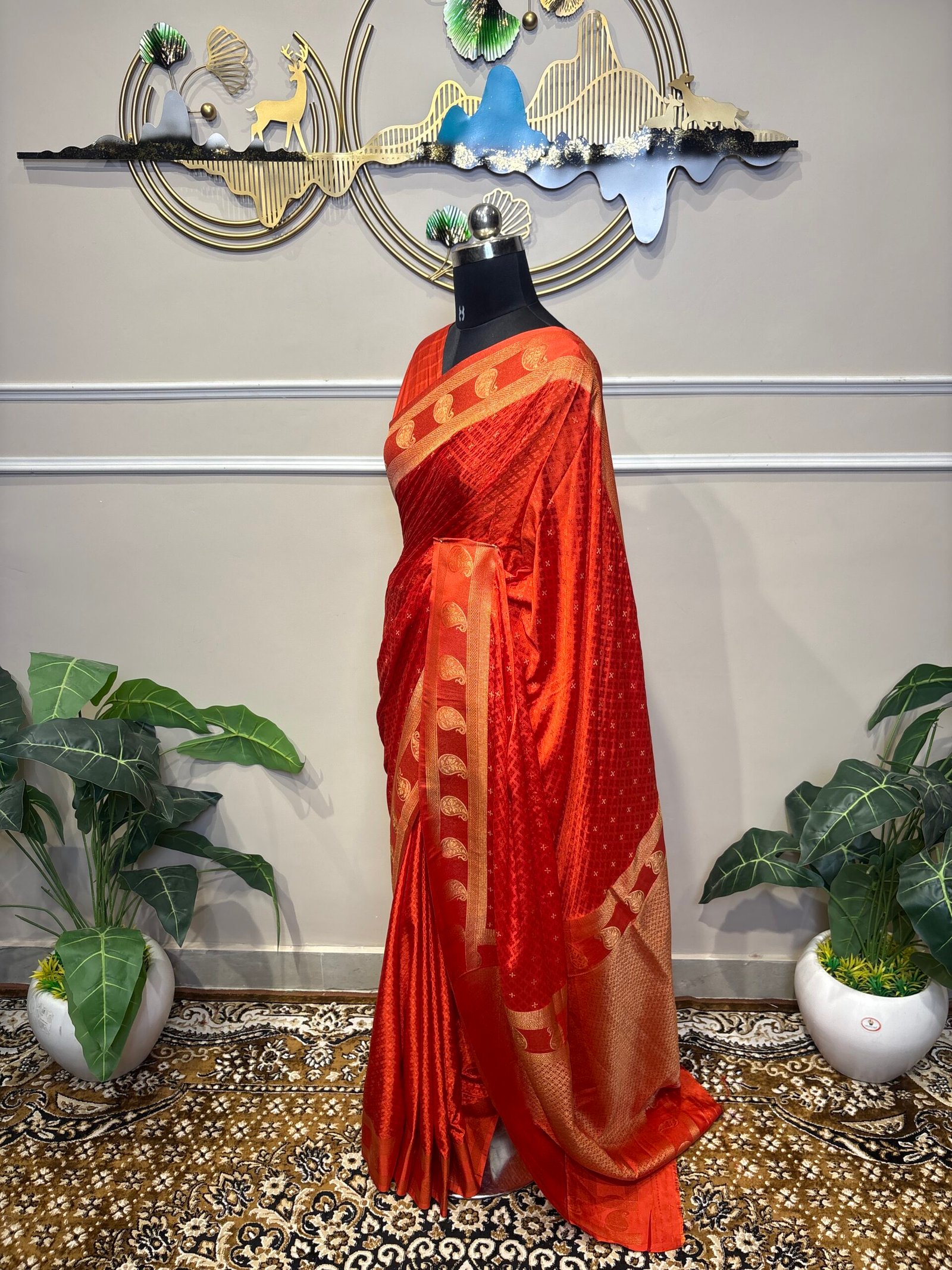 Red Banarasi Saree with Golden Zari Paisley Border - Image 6