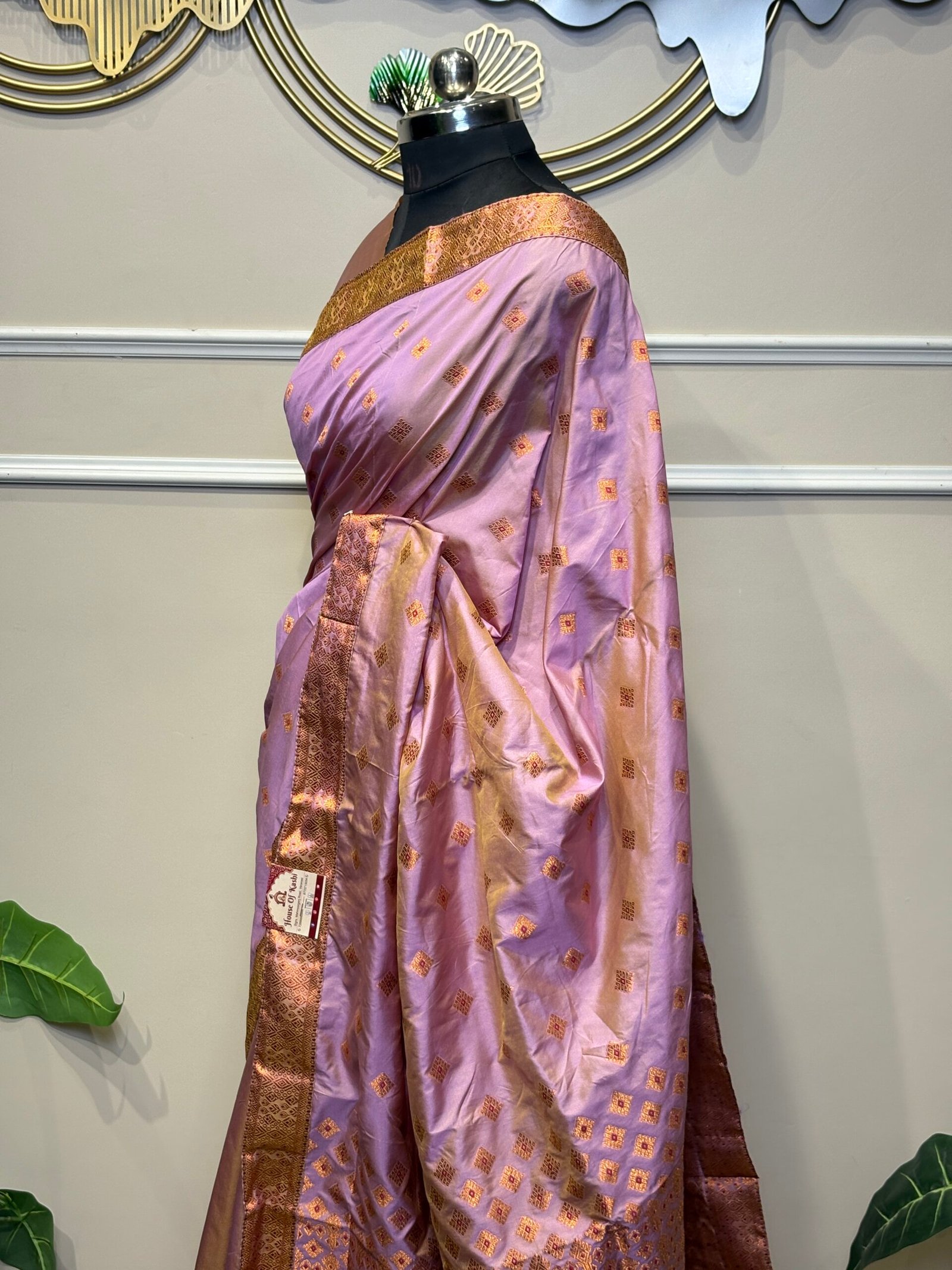 Lavender Banarasi Saree with Zari Butti - Image 5