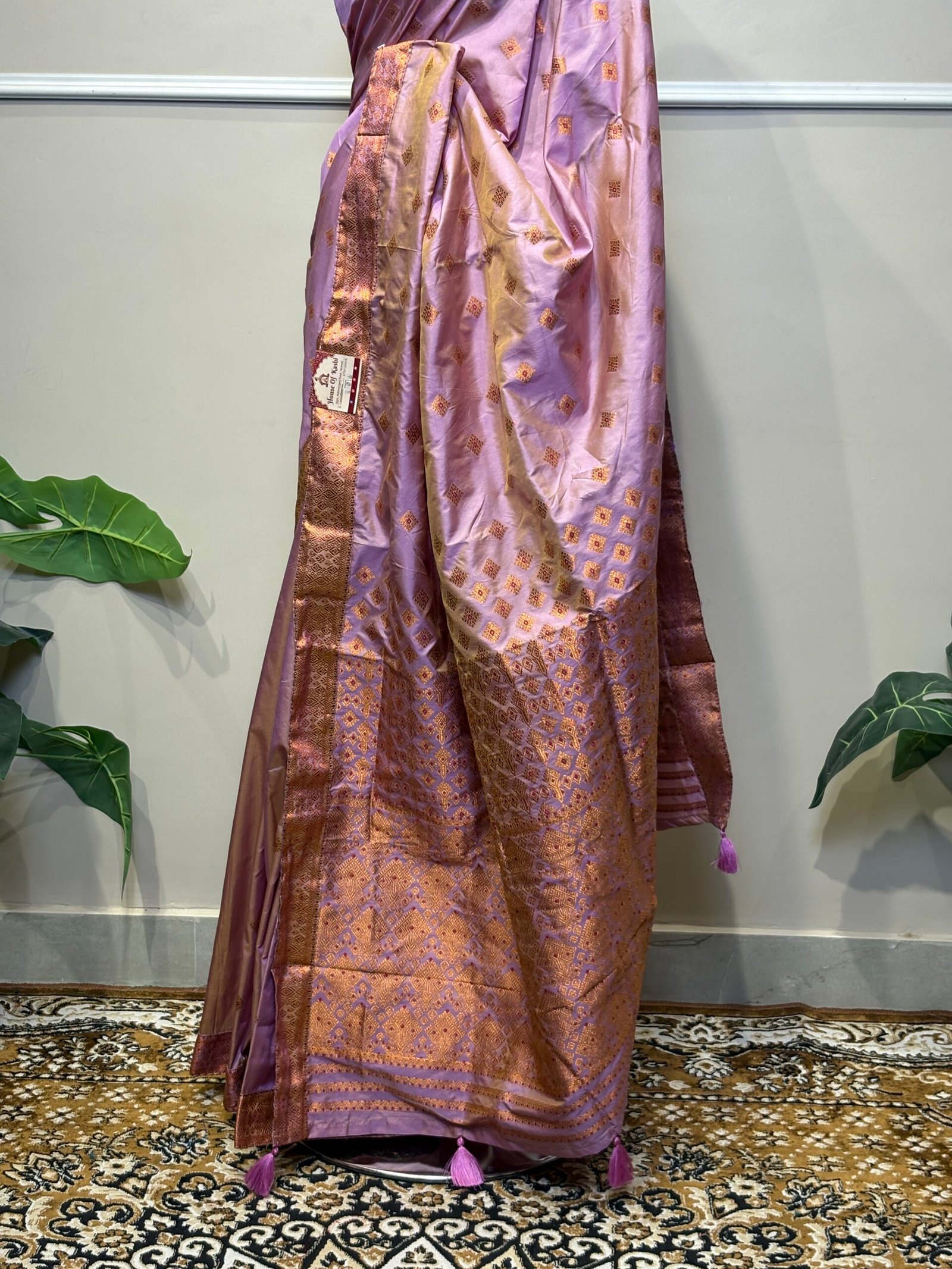 Lavender Banarasi Saree with Zari Butti - Image 6