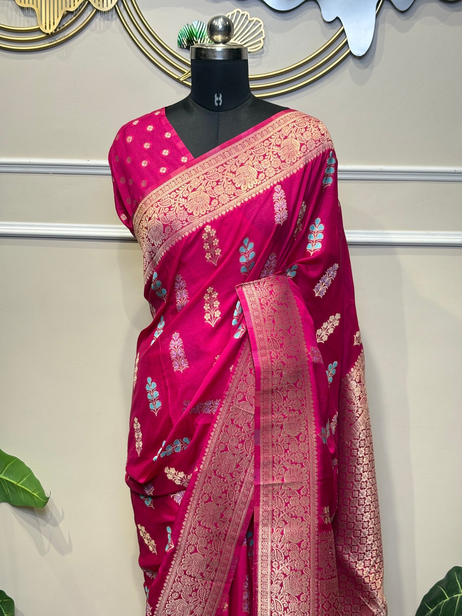 Rani Pink Chiffon Saree - Image 2