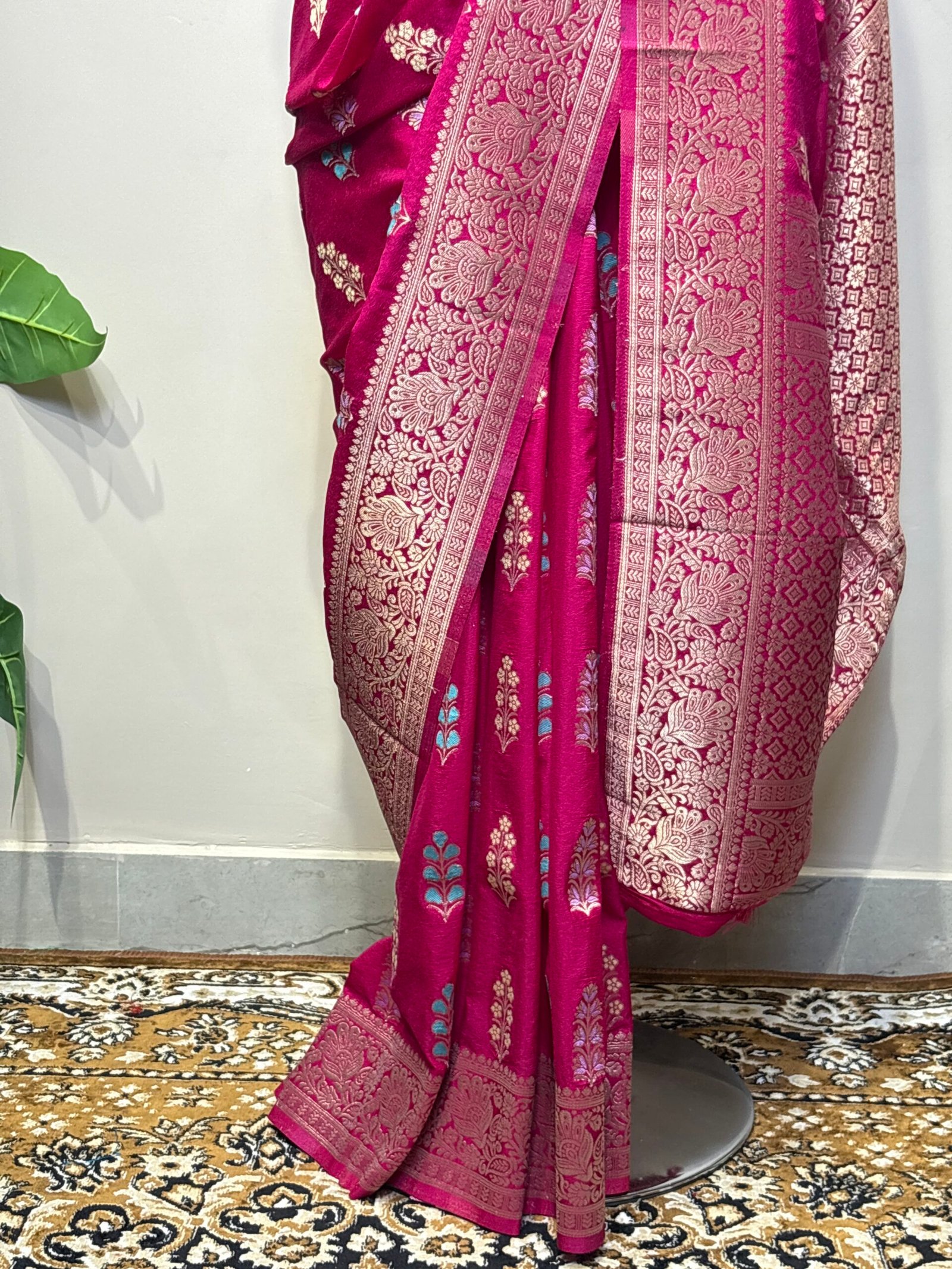 Rani Pink Chiffon Saree - Image 5