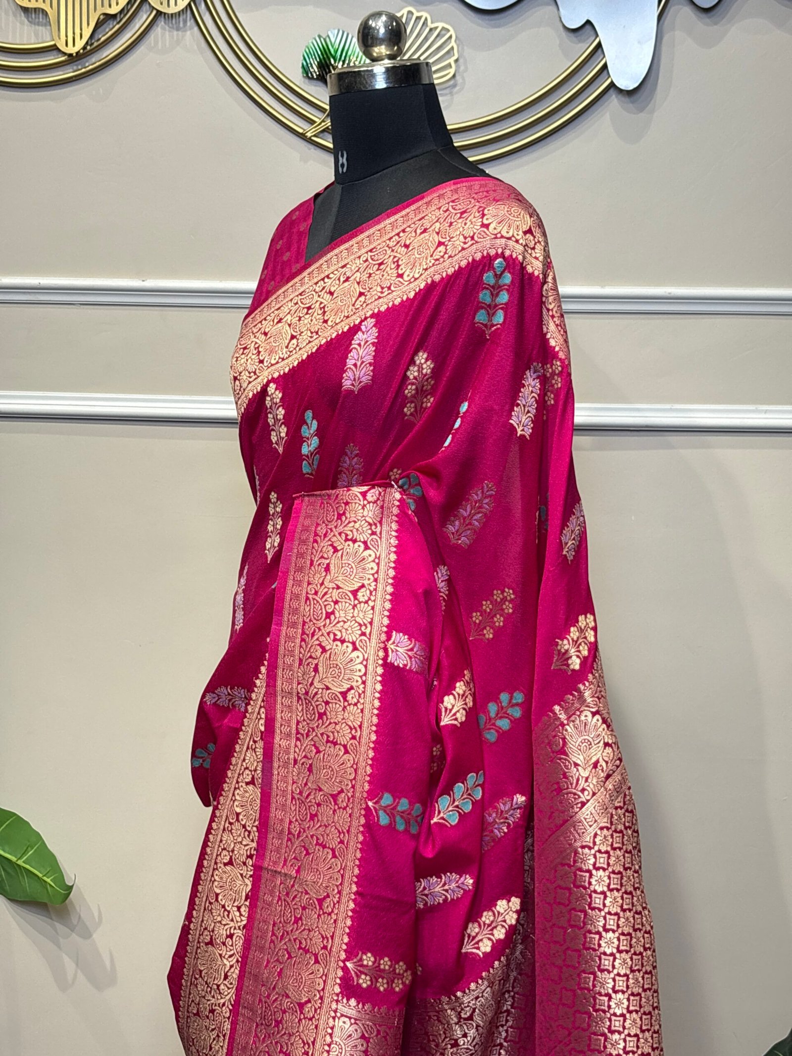 Rani Pink Chiffon Saree - Image 4