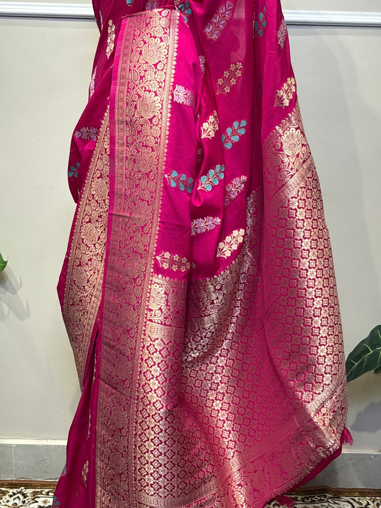 Rani Pink Chiffon Saree - Image 6
